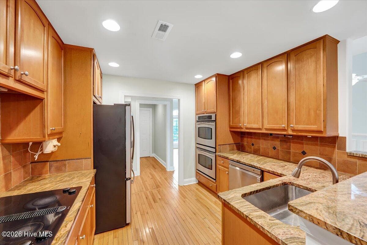 Single Family Residence at 1041 Westport Drive, Leland, NC 28479, photo 12 of 53