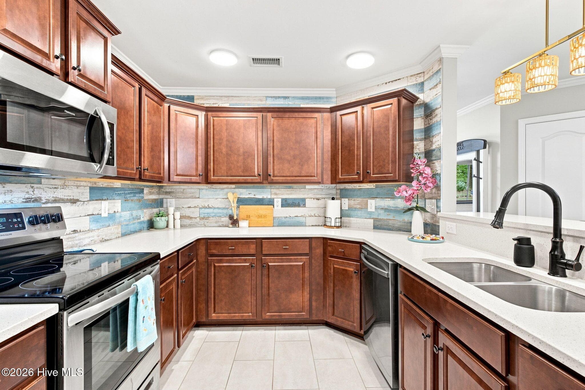 Single Family Residence at 1074 Bridgeport Way, Leland, NC 28451, photo 16 of 60