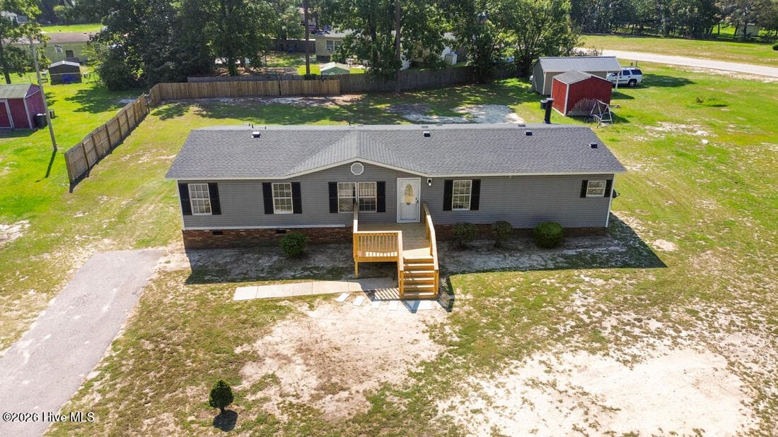 Manufactured Home at 5837 Parkton Road, Hope Mills, NC 28348, photo 32 of 43