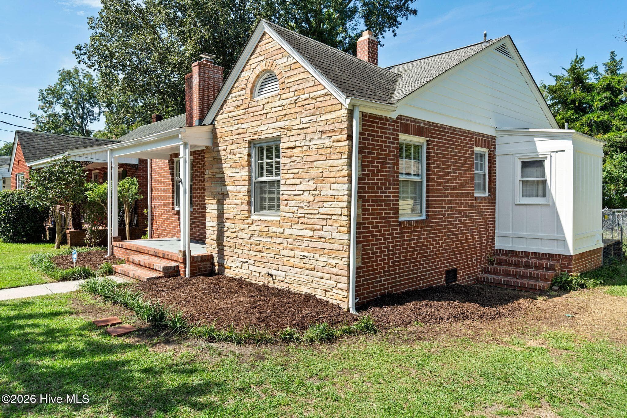 Single Family Residence at 233 N 25th Street, Wilmington, NC 28405, photo 3 of 43
