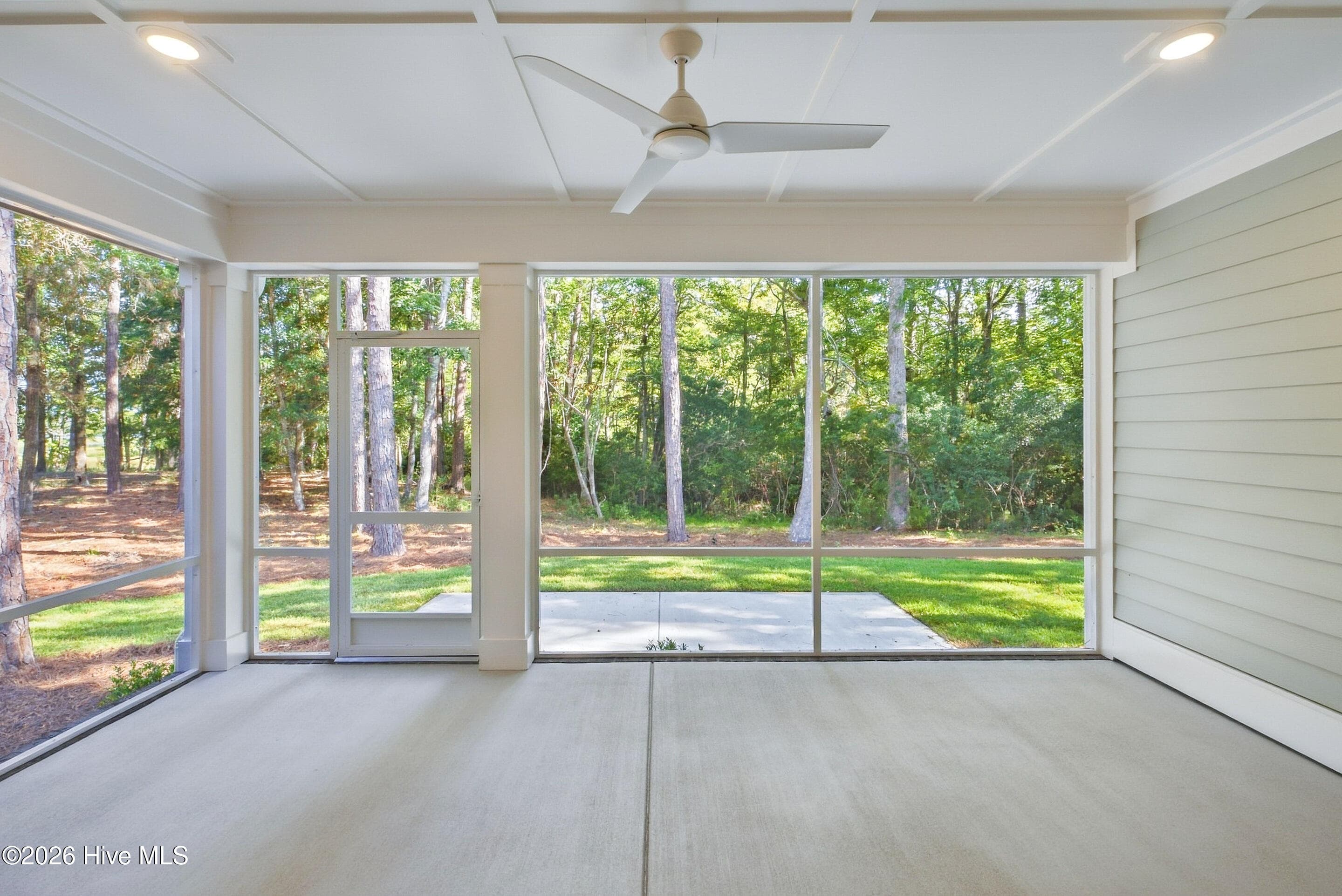 Extra large screen porch - 3392 Eagle Crest Drive SW, Supply, NC 28462
