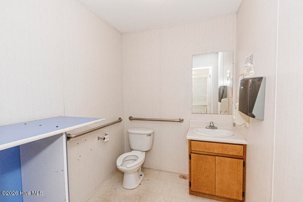 Commercial Sale at 2070 S 1st Street, Nashville, NC 27856, photo 4 of 8