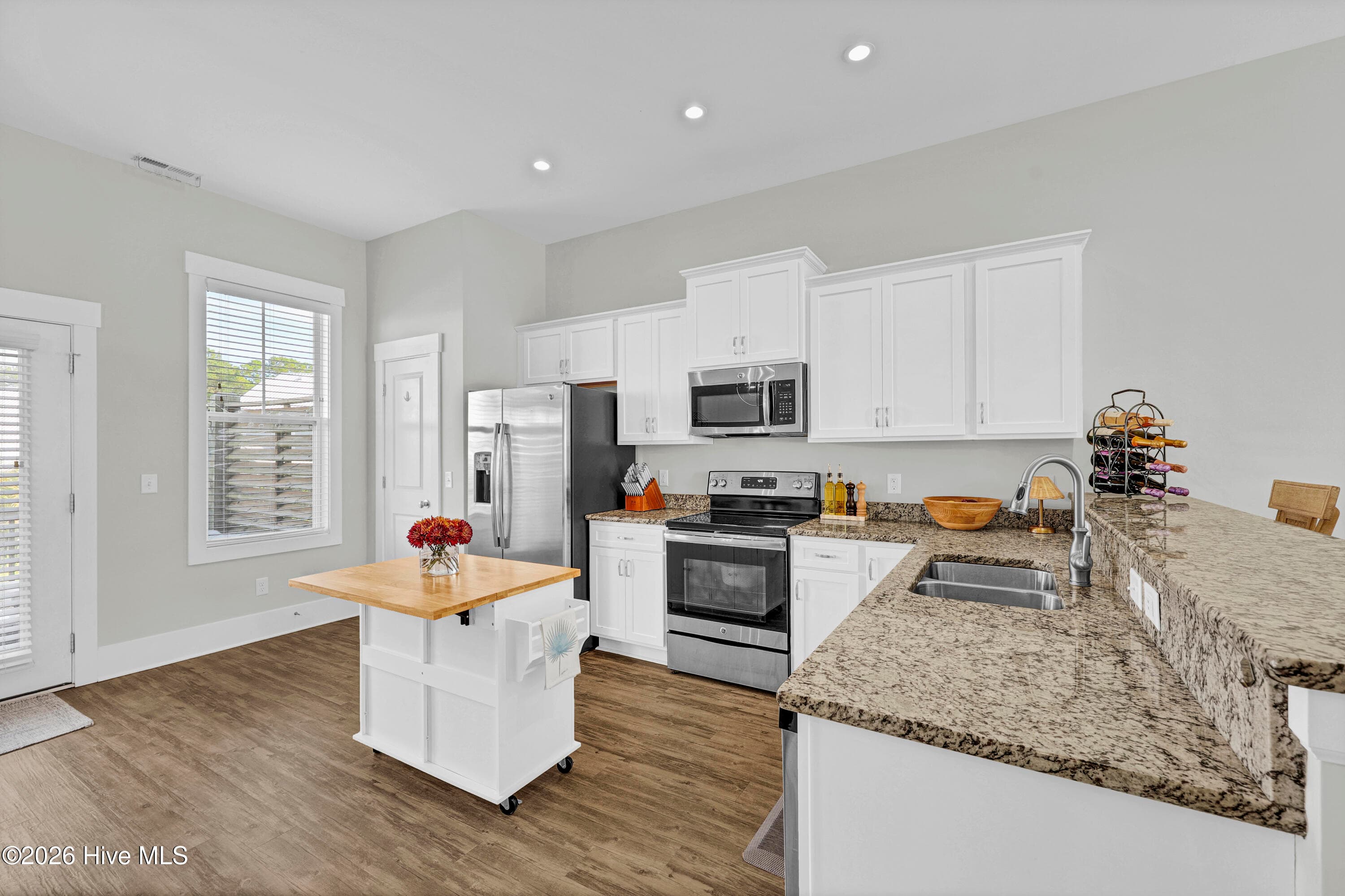 Townhouse at 6024 Richard Bradley Drive, Wilmington, NC 28409, photo 13 of 37