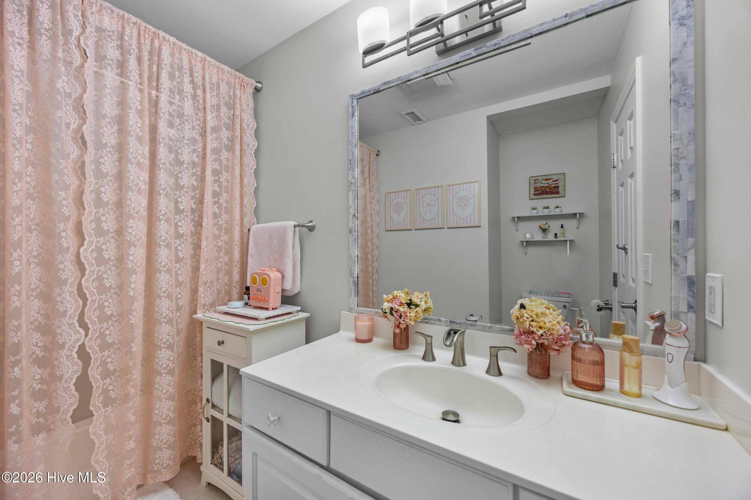 Single Family Residence at 712 The Cape Boulevard, Wilmington, NC 28412, photo 29 of 55