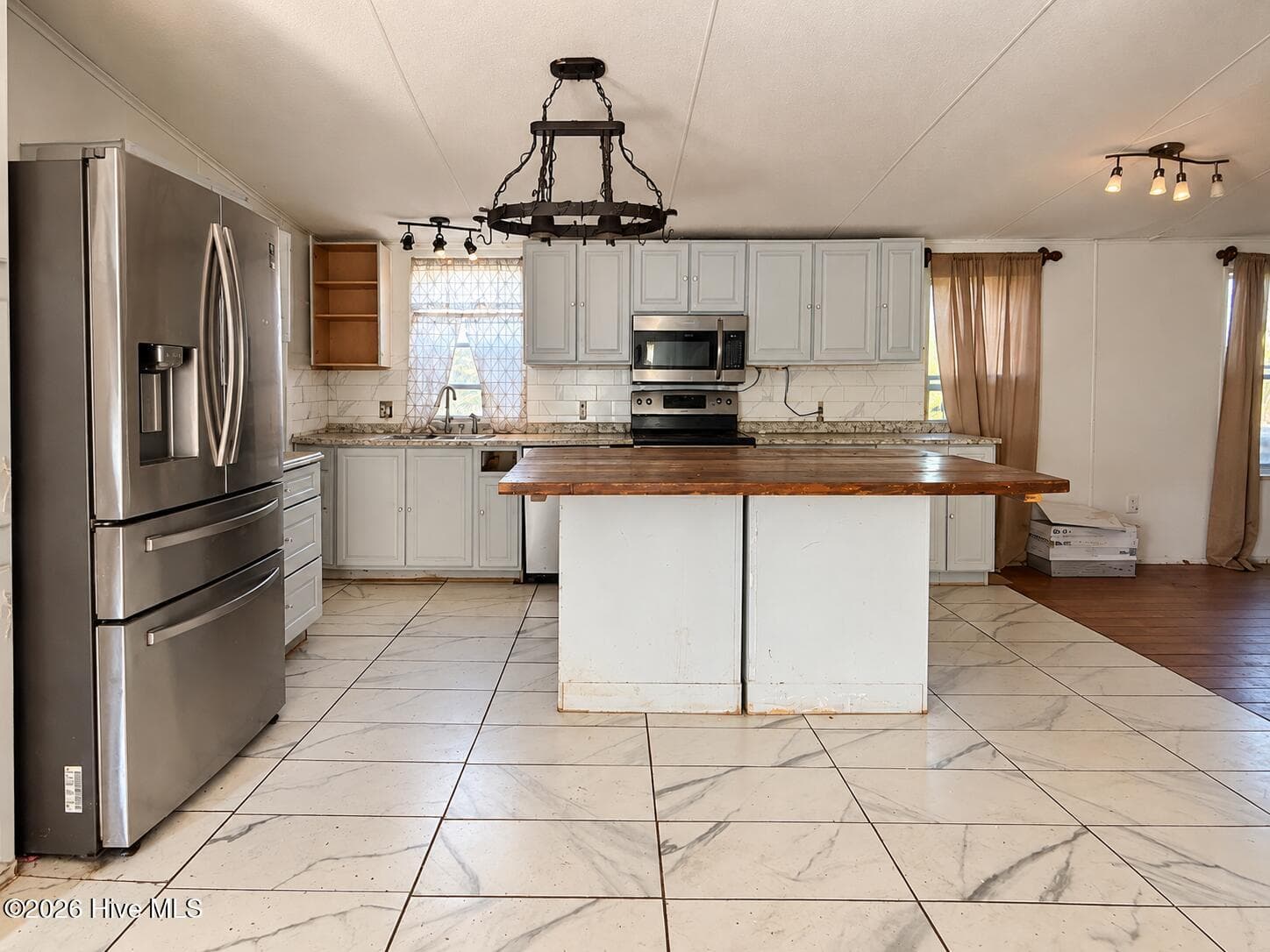 Manufactured Home at 303 Evans Bass Road # B, Edenton, NC 27932, photo 3 of 7