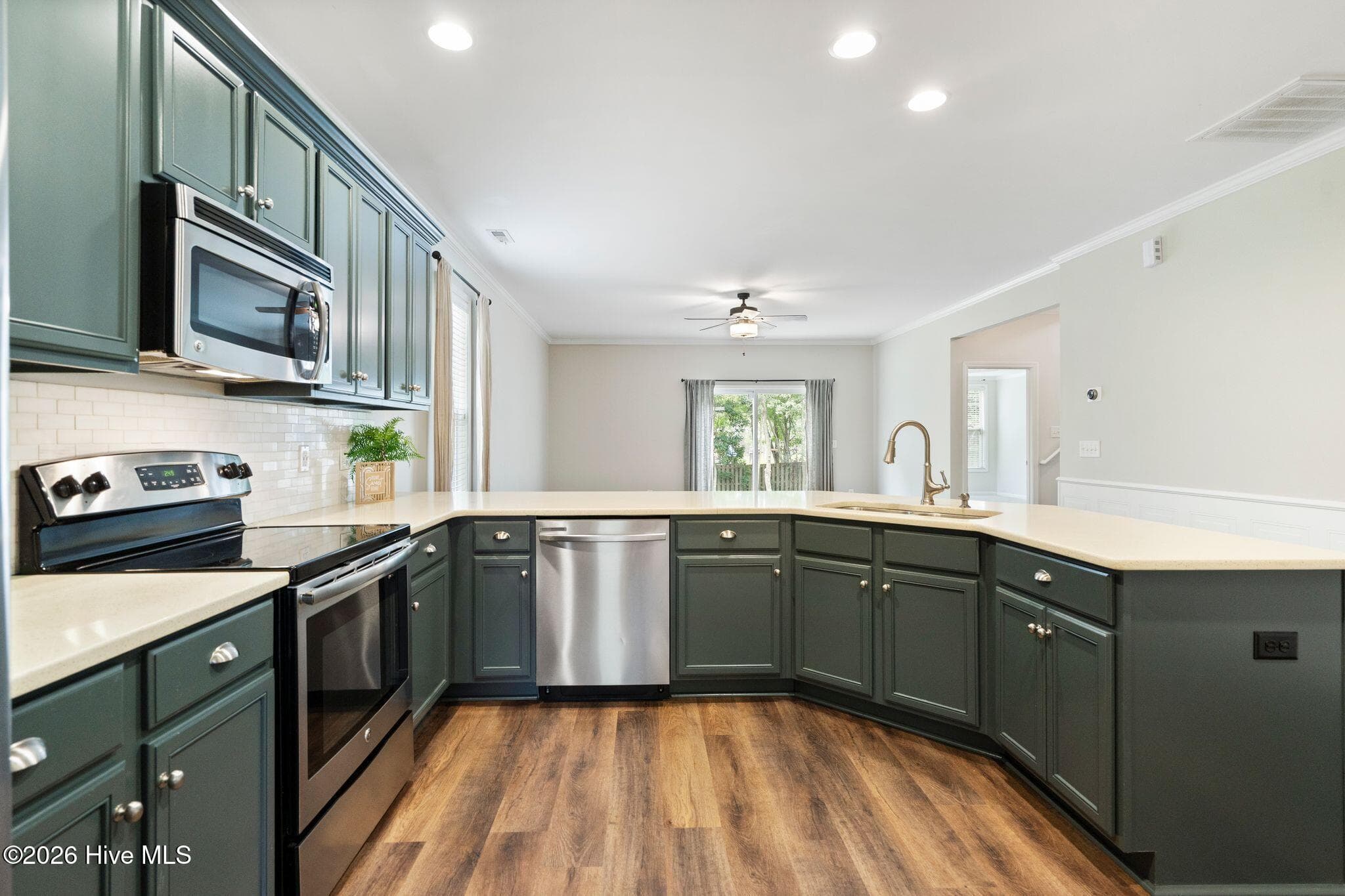Single Family Residence at 115 Bunchberry Court, Hampstead, NC 28443, photo 16 of 54
