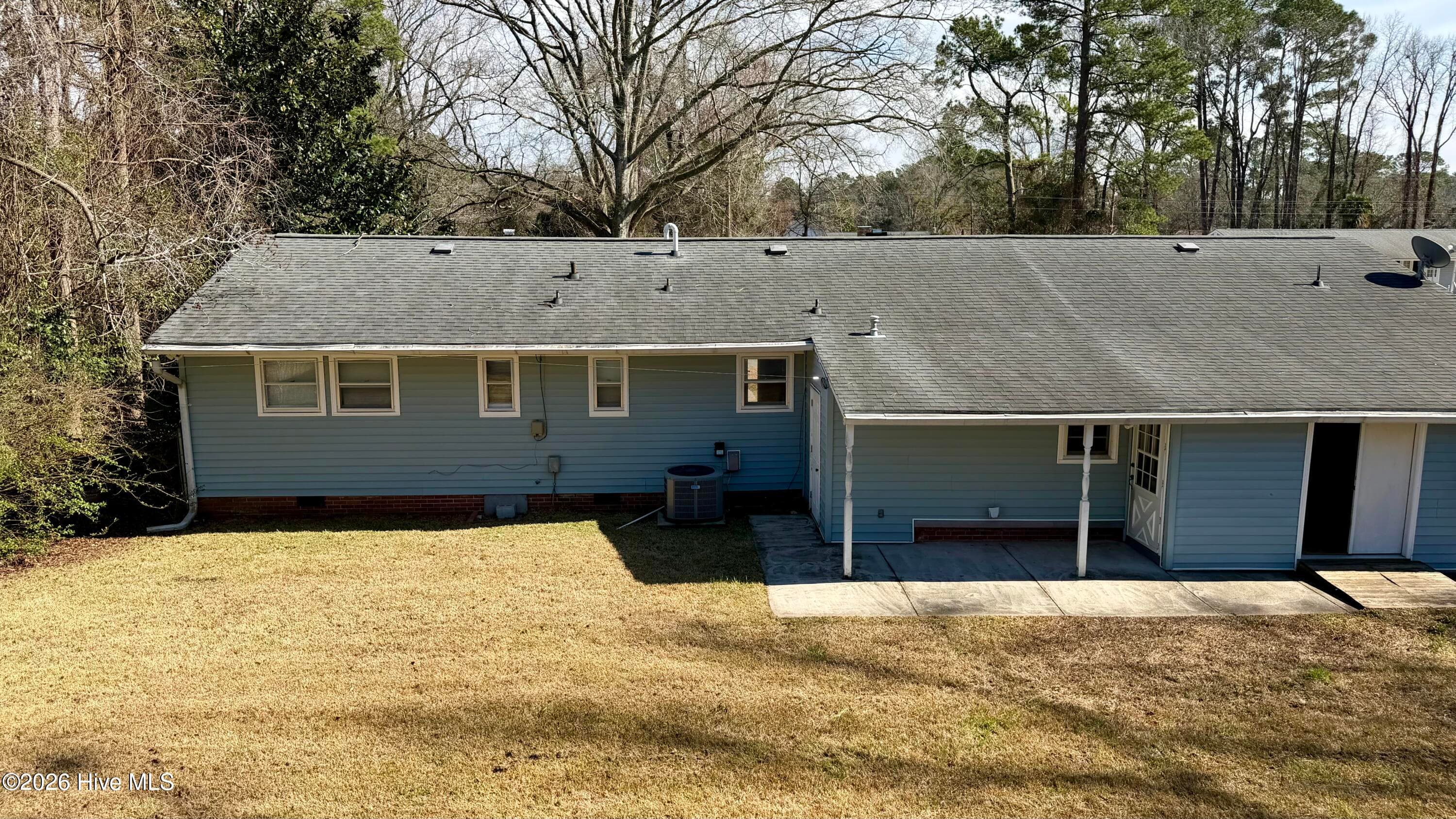 Single Family Residence at 1113 Cherry Tree Drive, New Bern, NC 28562, photo 75 of 80