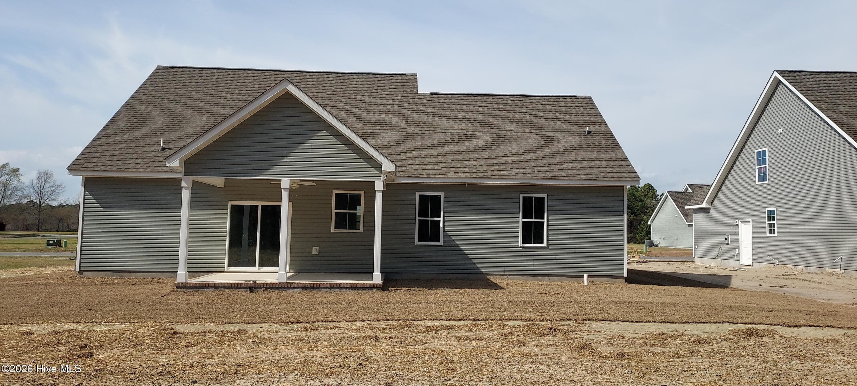 Single Family Residence at 110 Rolling Water Lane, Swansboro, NC 28584, photo 11 of 27