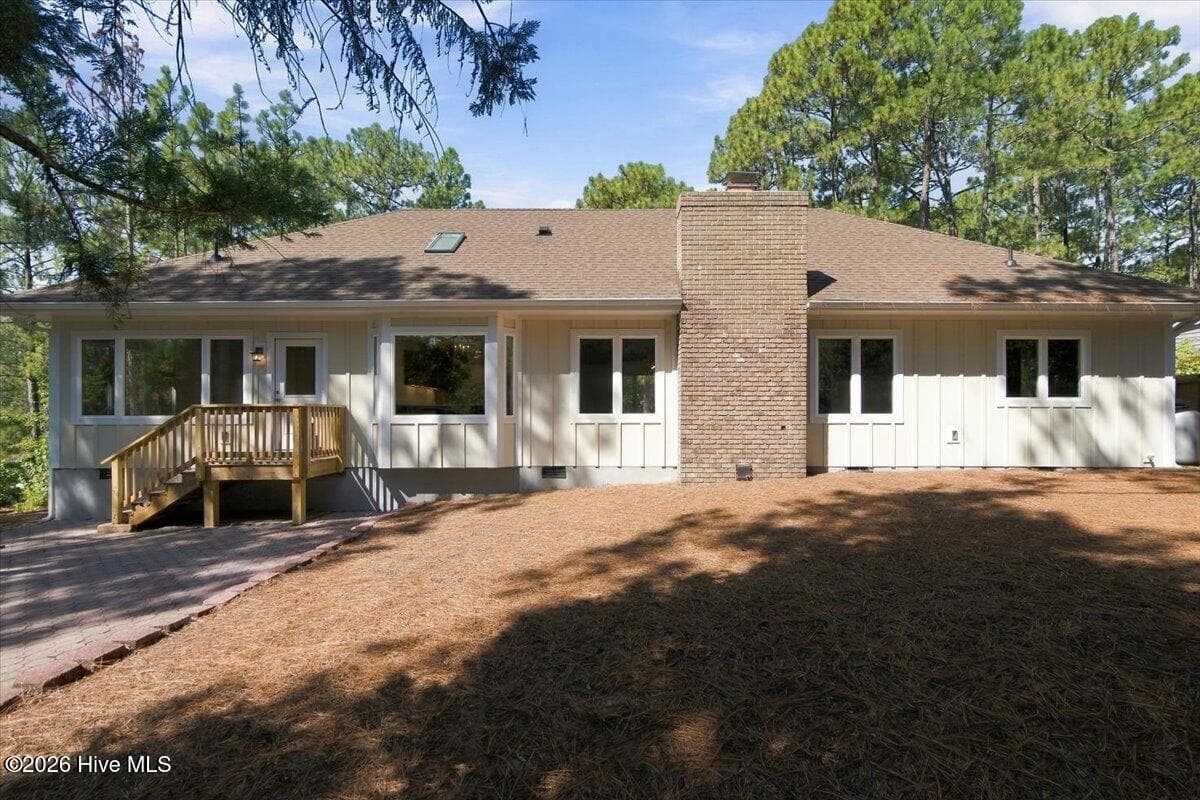 Single Family Residence at 10 Catalpa Lane N, Pinehurst, NC 28374, photo 5 of 51