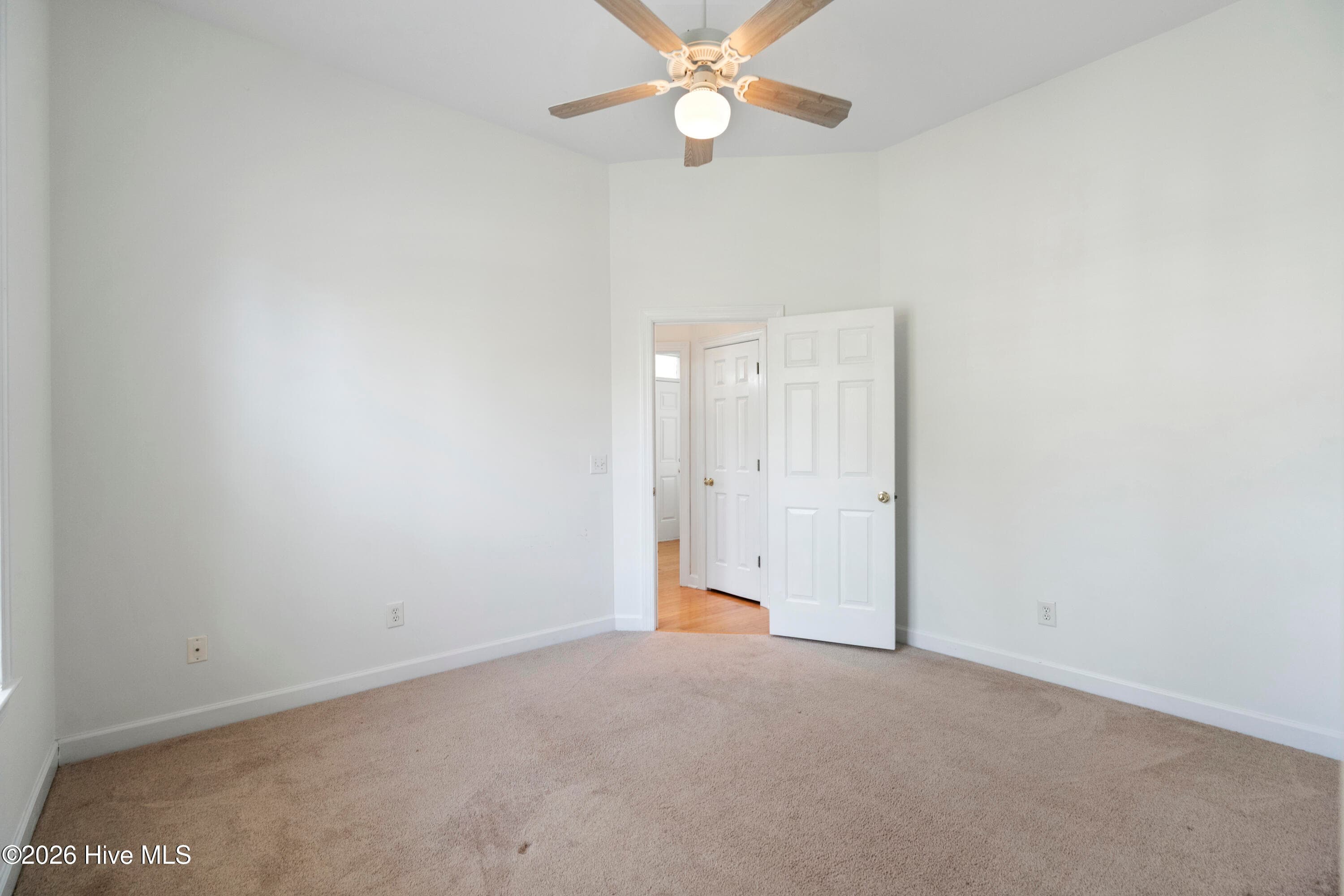 Single Family Residence at 4902 Dewars Circle, Wilmington, NC 28409, photo 18 of 52