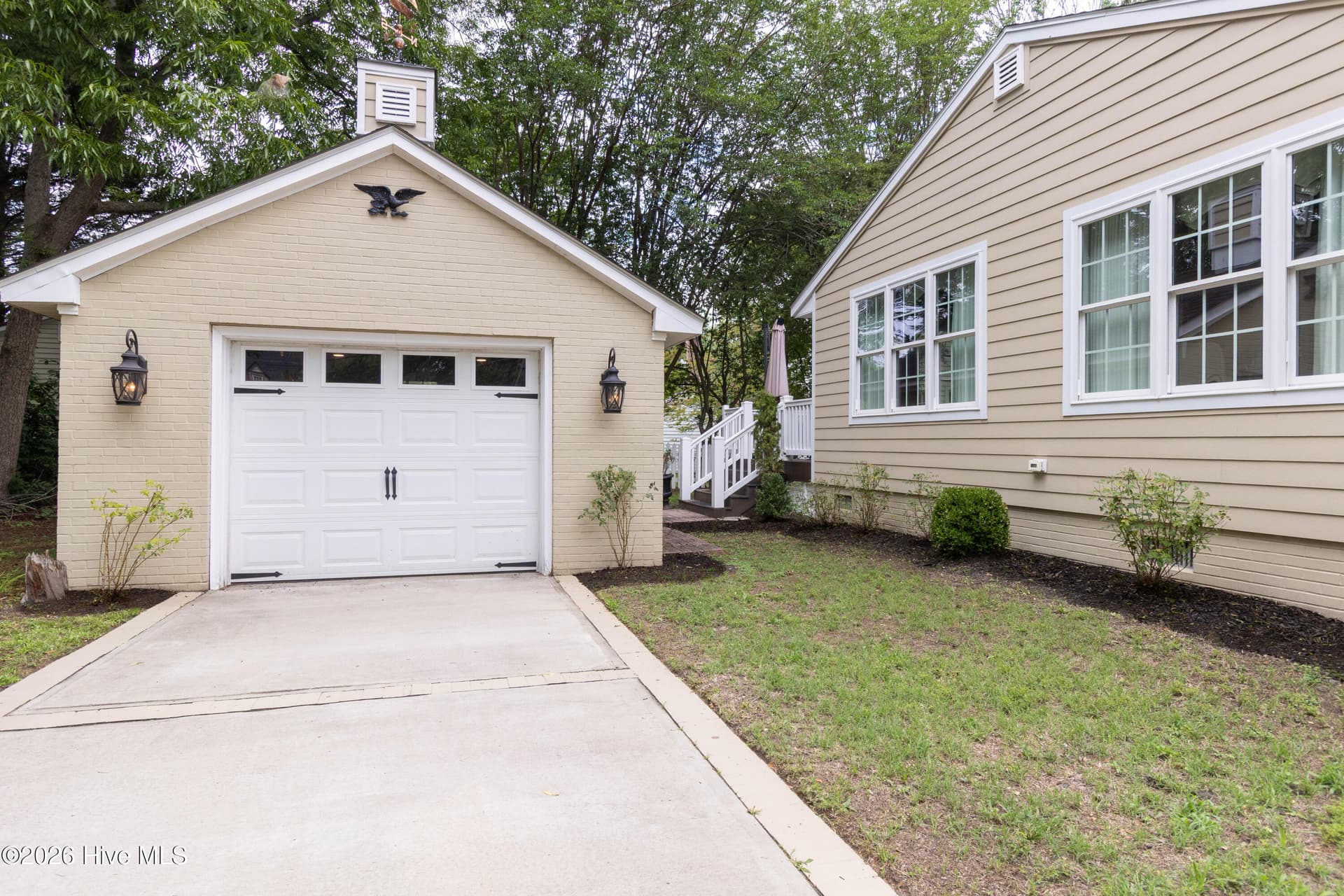 Single Family Residence at 221 E Water Street, Edenton, NC 27932, photo 3 of 39