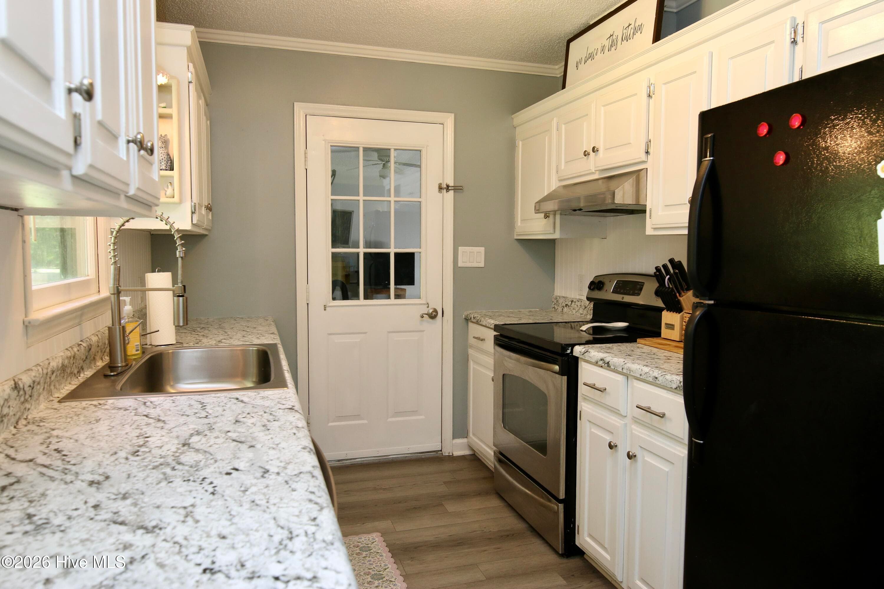 Single Family Residence at 329 S Wedgewood Drive, Washington, NC 27889, photo 13 of 35