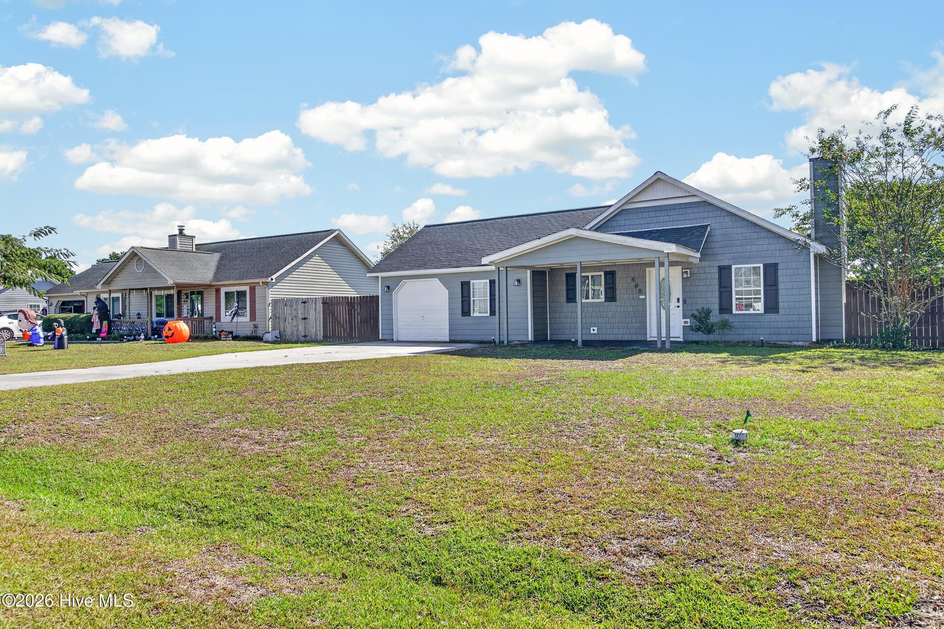 Single Family Residence at 408 Foxtrace Lane, Hubert, NC 28539, photo 2 of 35