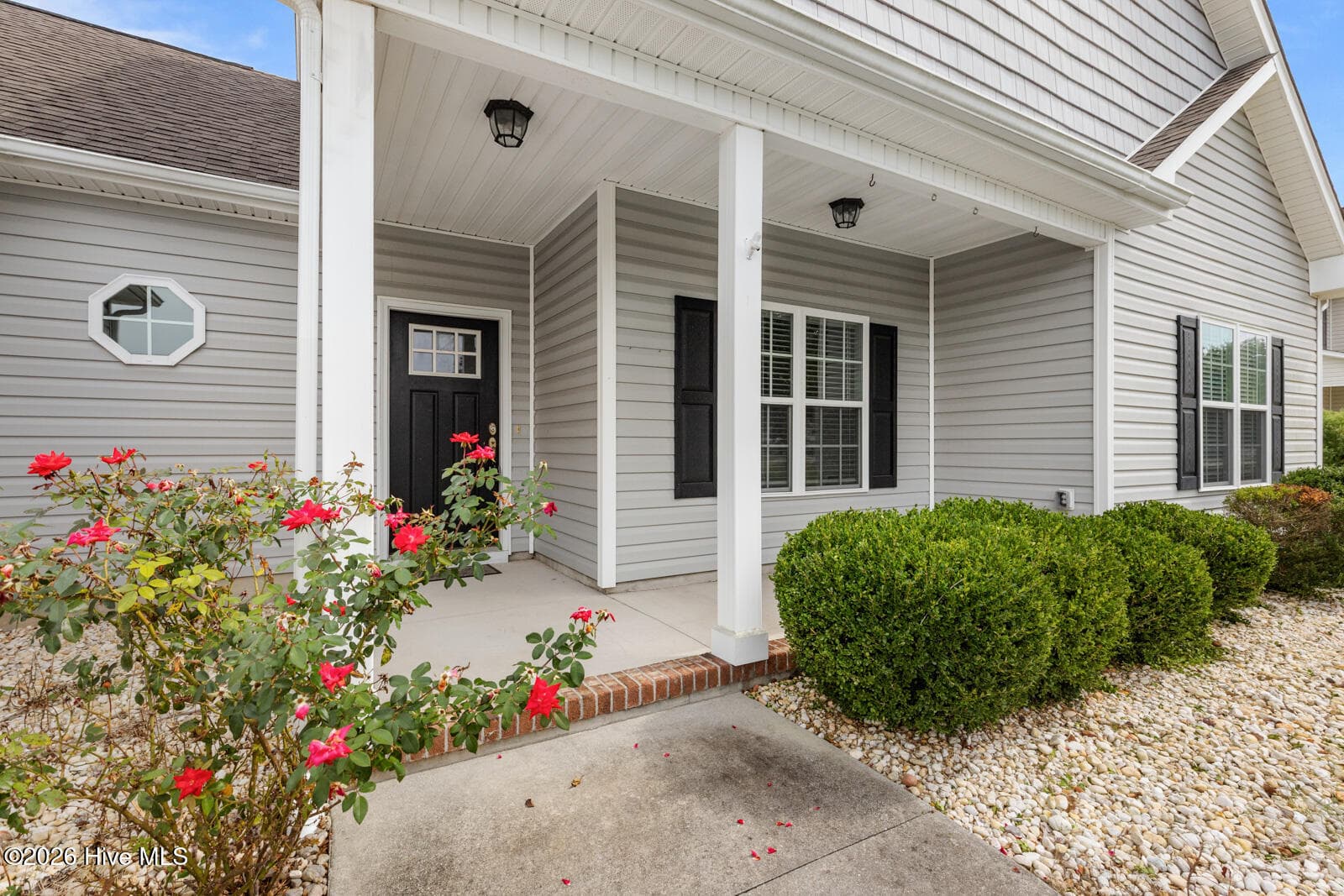 Single Family Residence at 412 Moss Springs Drive, Swansboro, NC 28584, photo 4 of 32