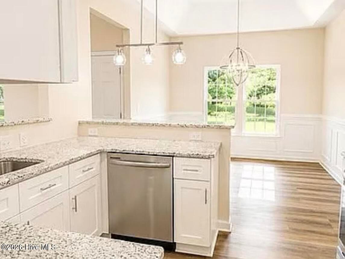 Single Family Residence at 404 Earl Street, Clinton, NC 28328, photo 5 of 10