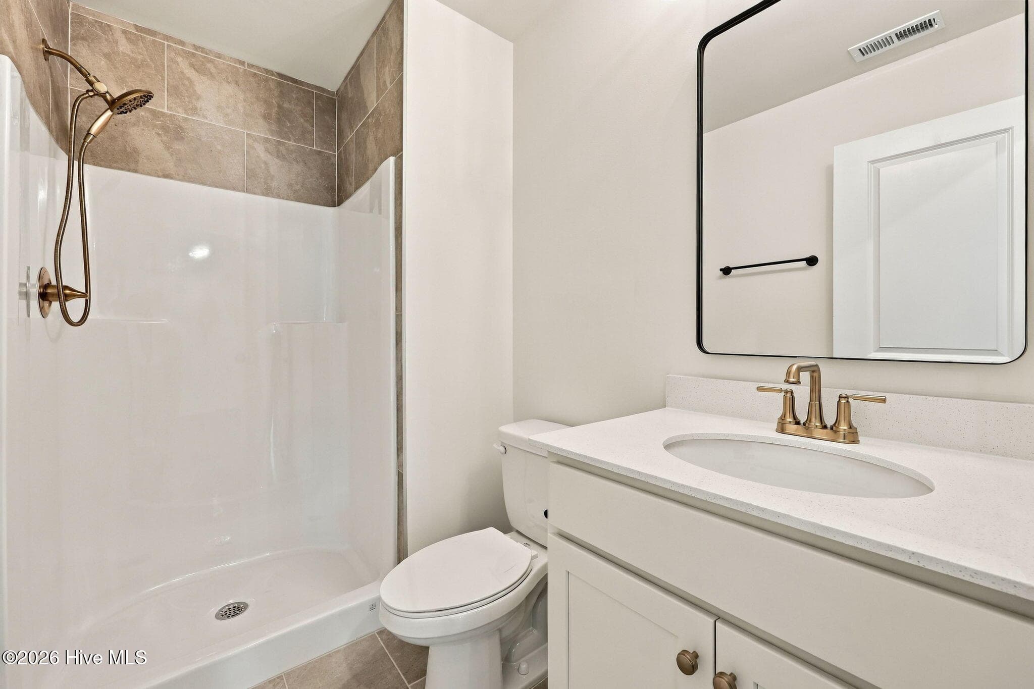 Bath 3 - 612 Gregory Street, Carthage, NC 28327