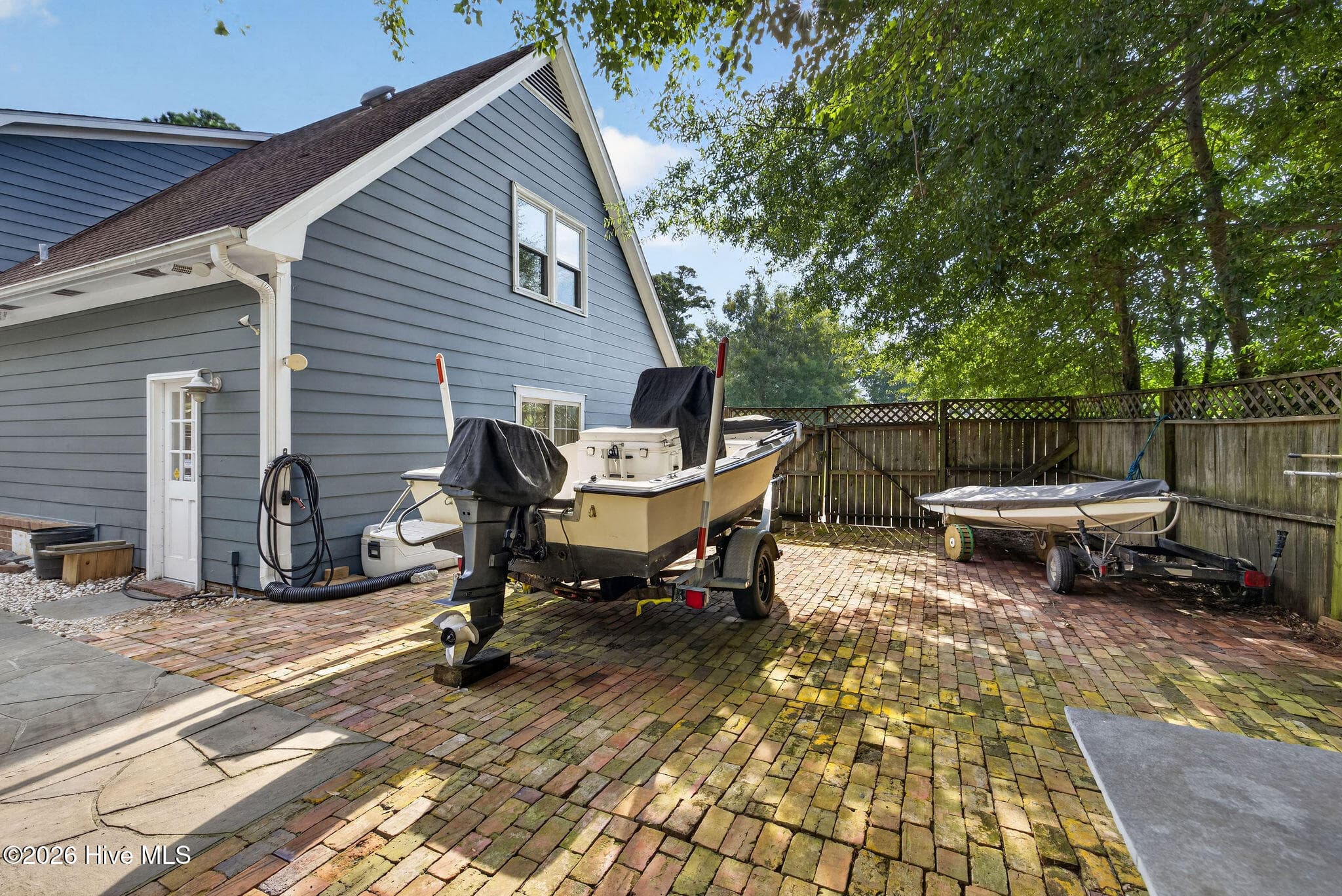 Single Family Residence at 242 Dallas Drive, Wilmington, NC 28405, photo 9 of 56