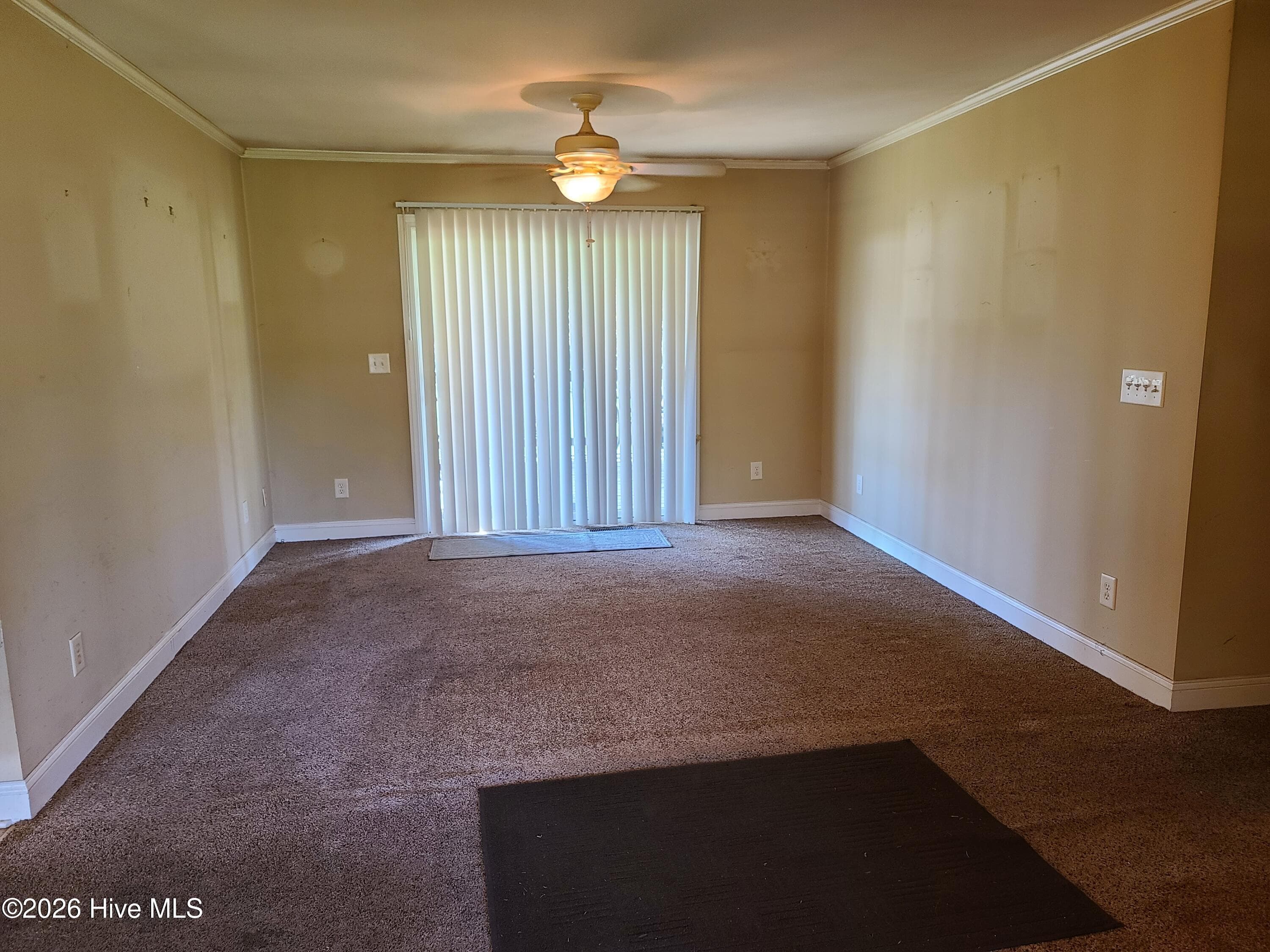 Living Room - 569 Central Avenue, Kinston, NC 28504