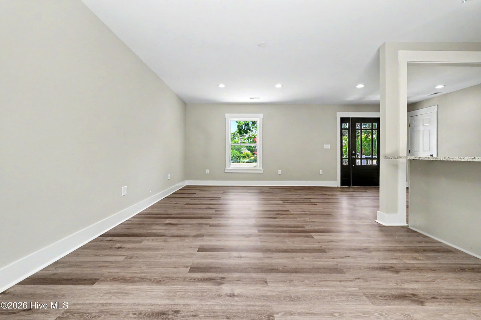 Single Family Residence at 5314 Autumn Drive, Wilmington, NC 28409, photo 2 of 5