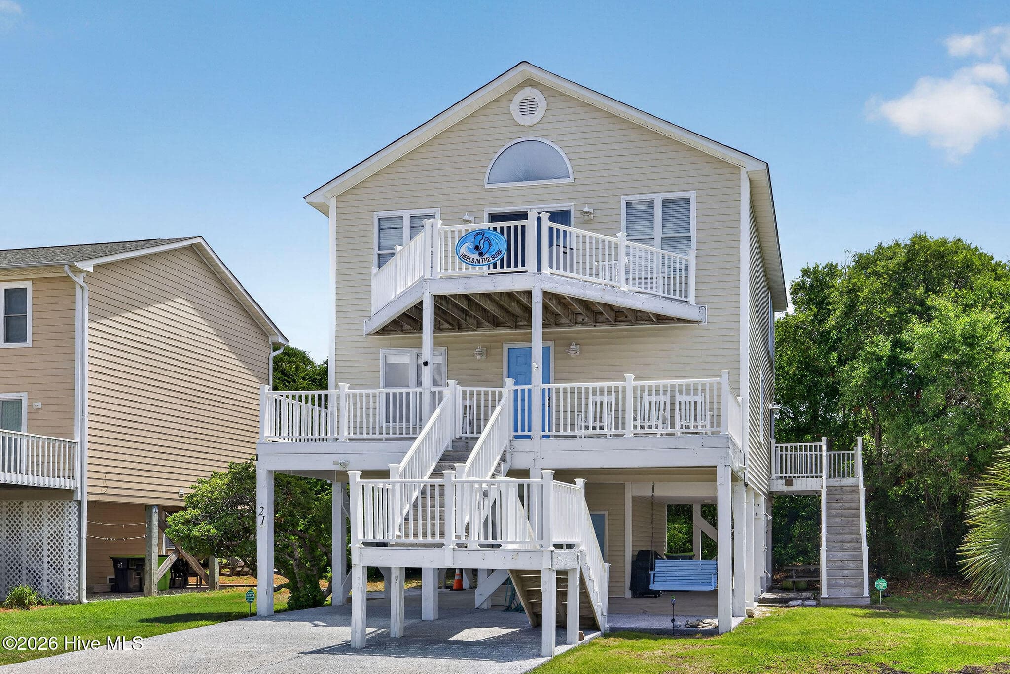 Single Family Residence at 21 S Oak Drive, Surf City, NC 28445, photo 3 of 46