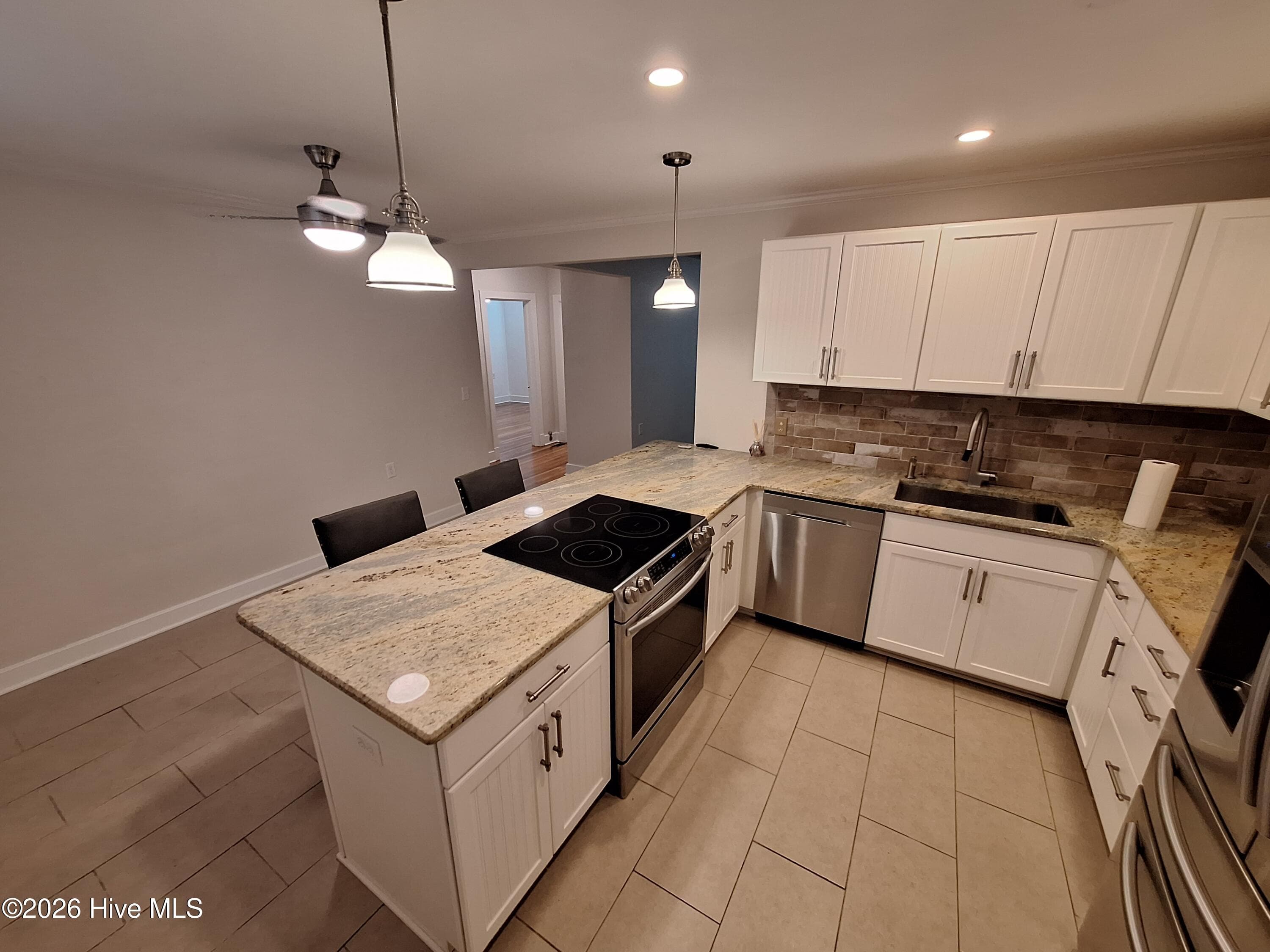 Condominium at 2940 Oleander Drive G6, Wilmington, NC 28403, photo 19 of 53