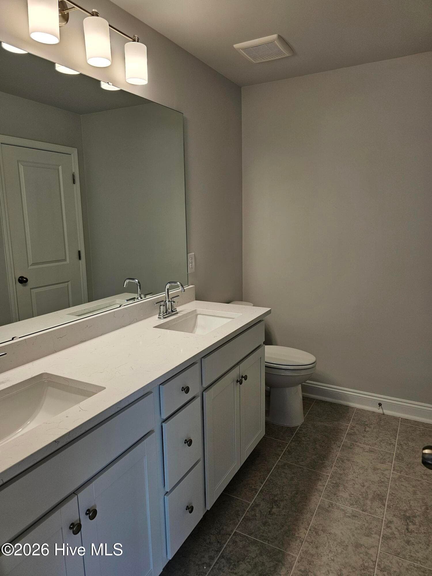 Single Family Residence at 562 Glitter Bay Loop, Shallotte, NC 28470, photo 26 of 65
