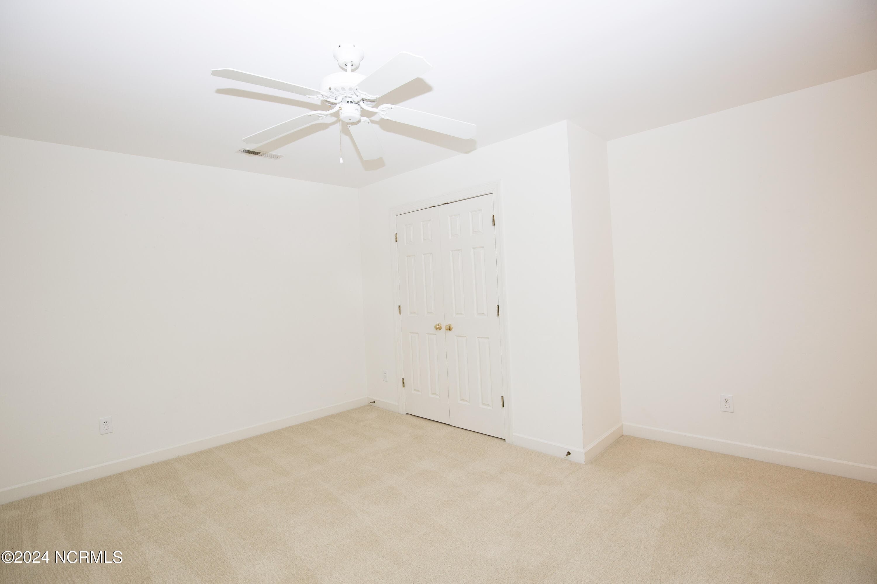 Condominium at 287 N Knoll Road, Southern Pines, NC 28387, photo 2 of 4