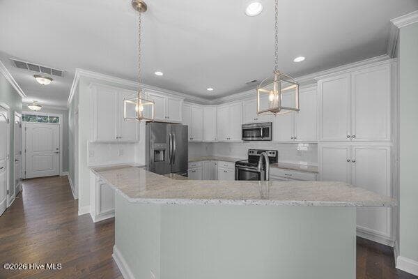 Single Family Residence at 4550 Huntsman Court, Castle Hayne, NC 28429, photo 17 of 74