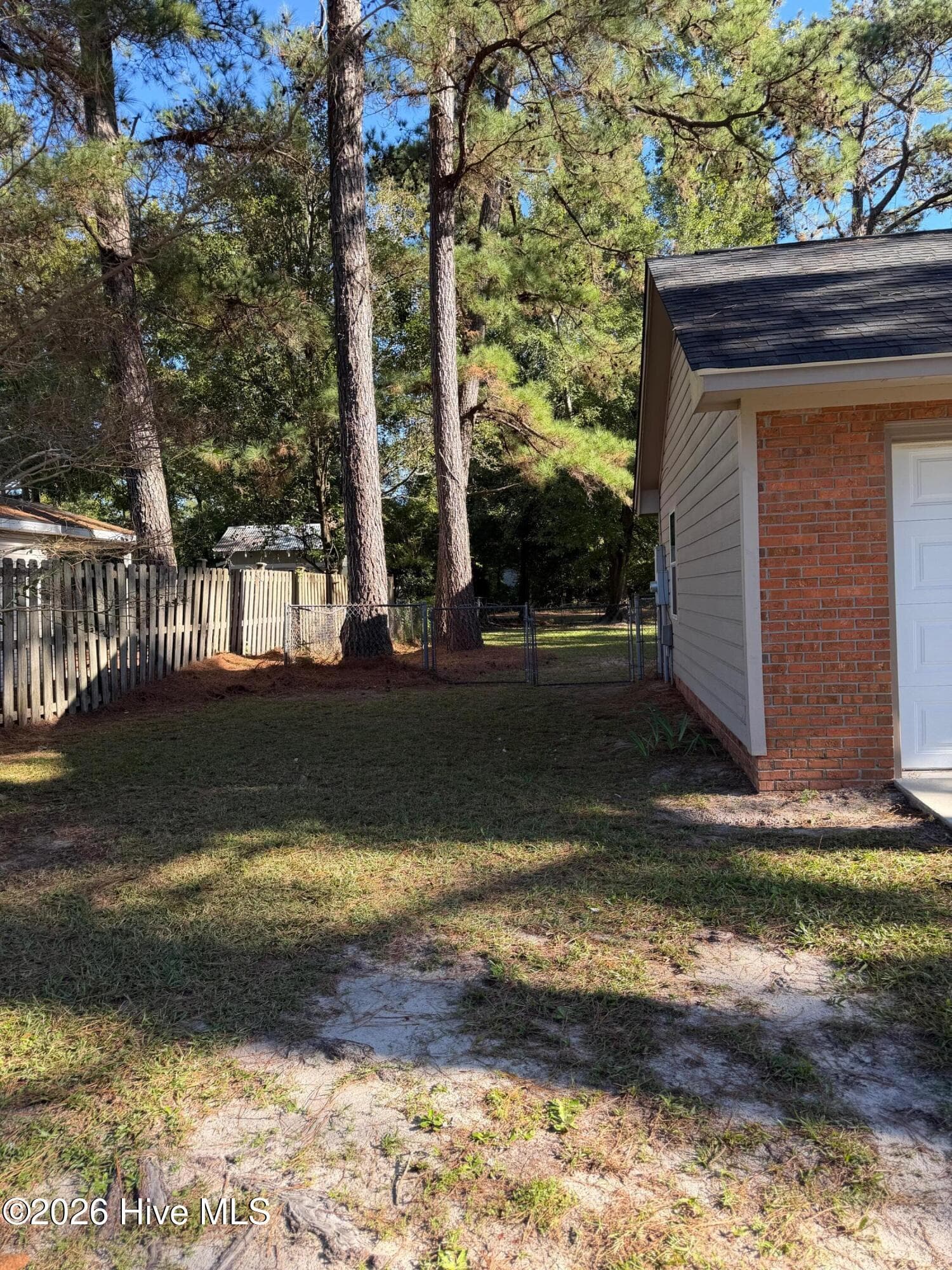 Single Family Residence at 7012 N Northbend Road, Wilmington, NC 28411, photo 3 of 35