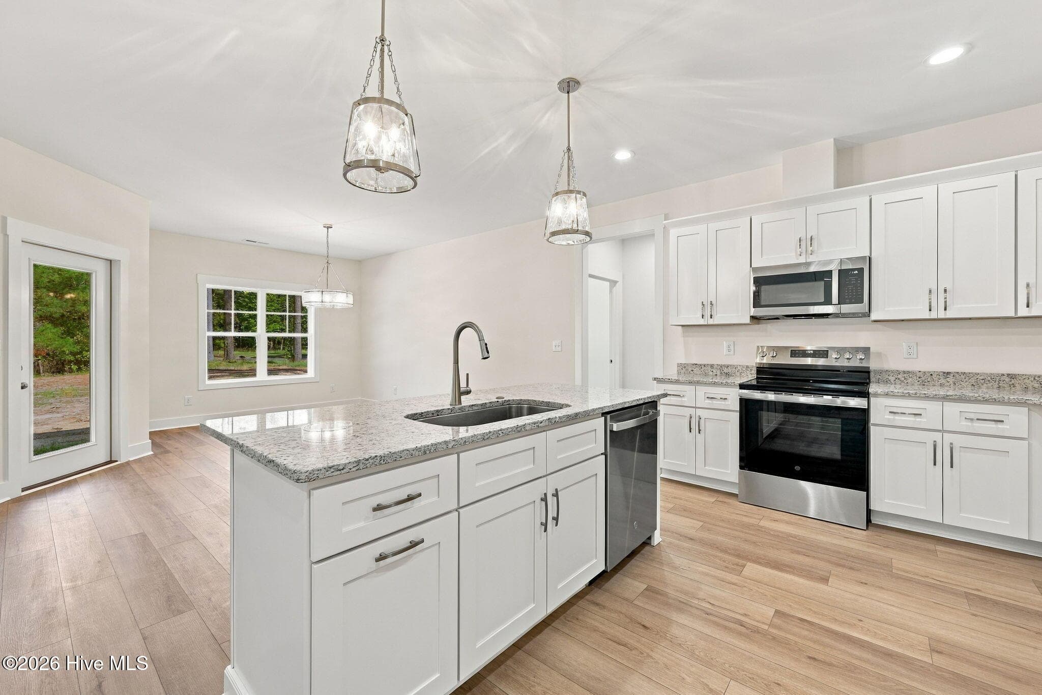 Single Family Residence at 31 Currituck Court, Oriental, NC 28571, photo 15 of 93