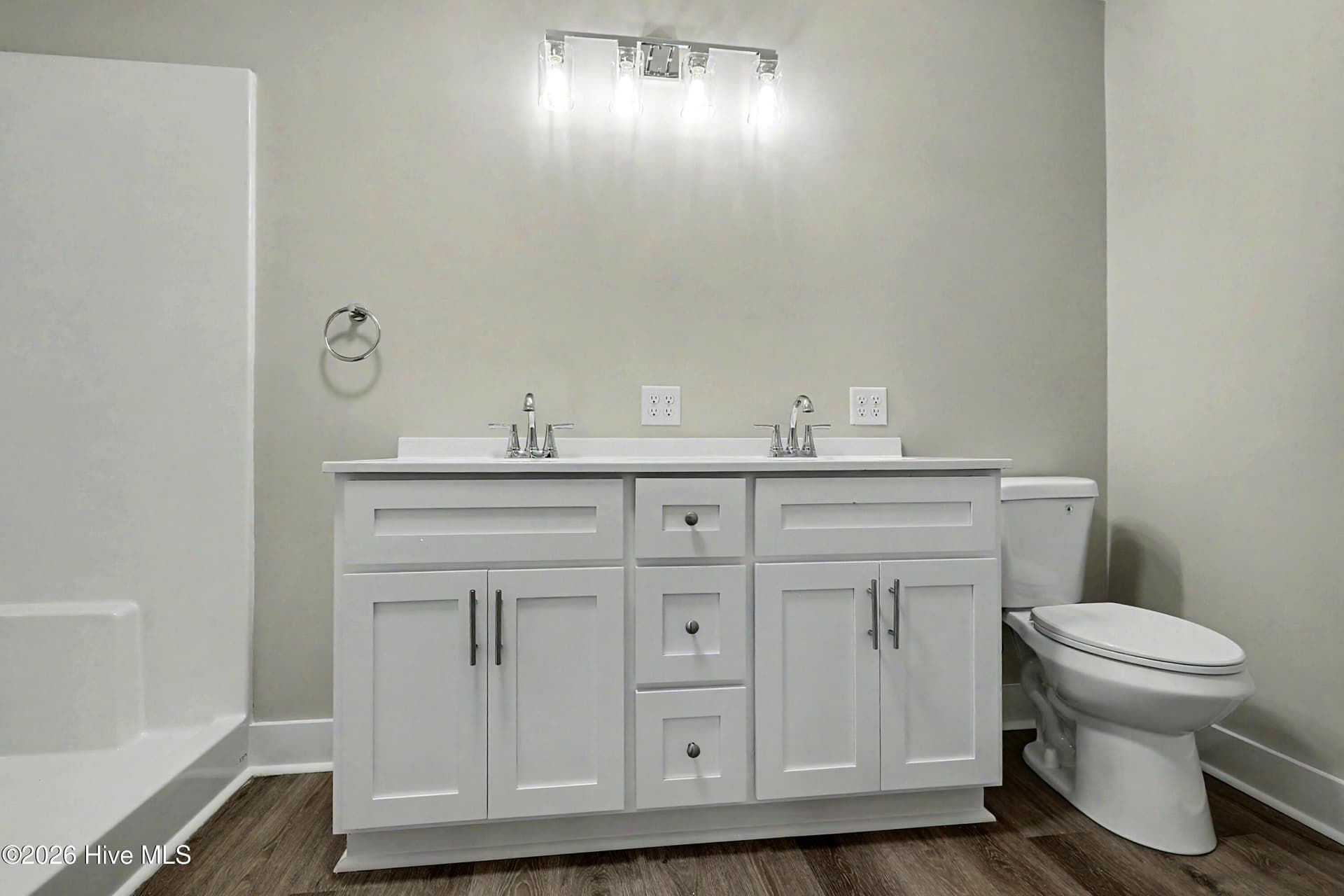 Single Family Residence at 5314 Autumn Drive, Wilmington, NC 28409, photo 3 of 5
