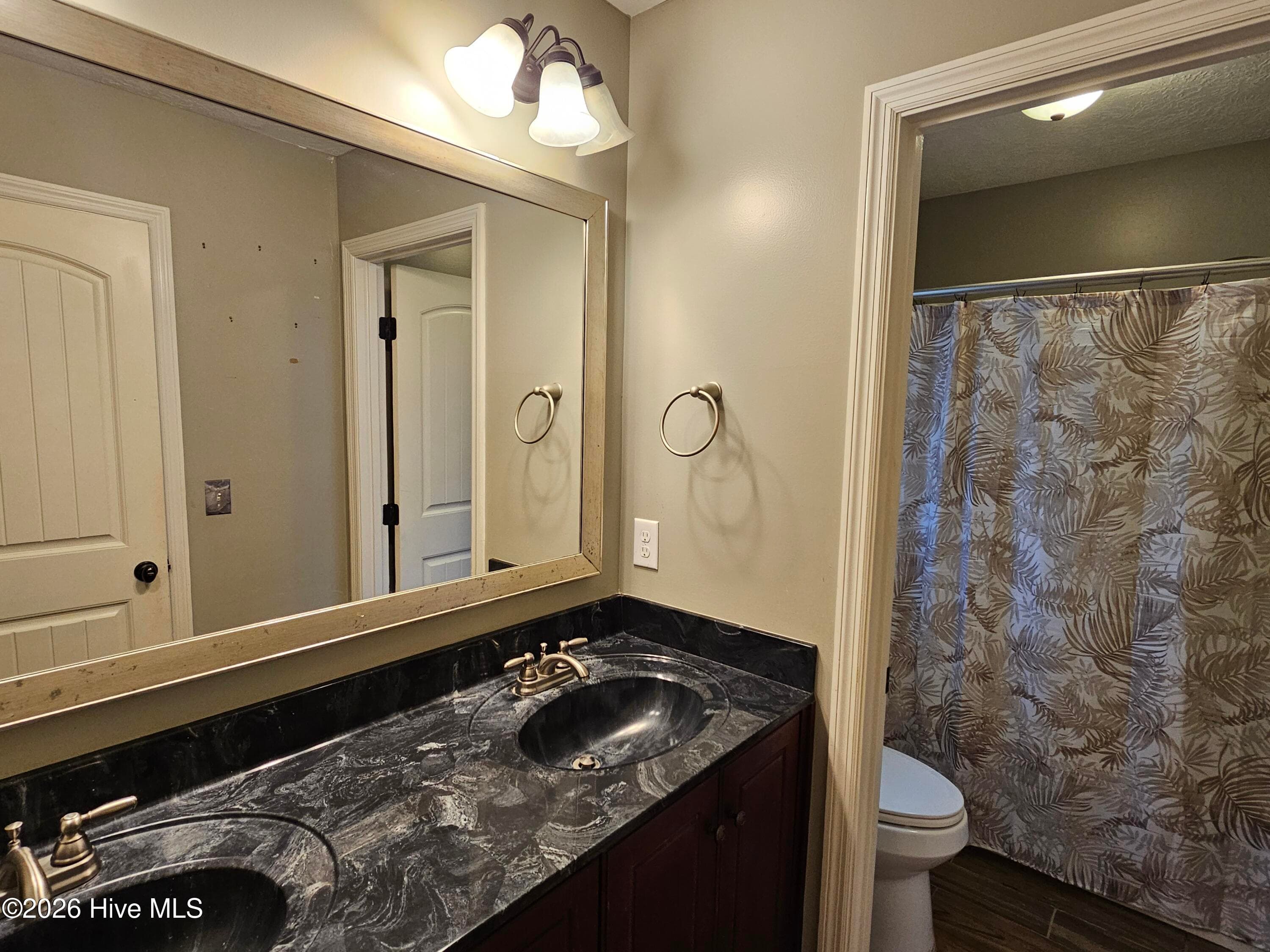 Second bathroom - 115 Kim Court, Blythe, GA 30805