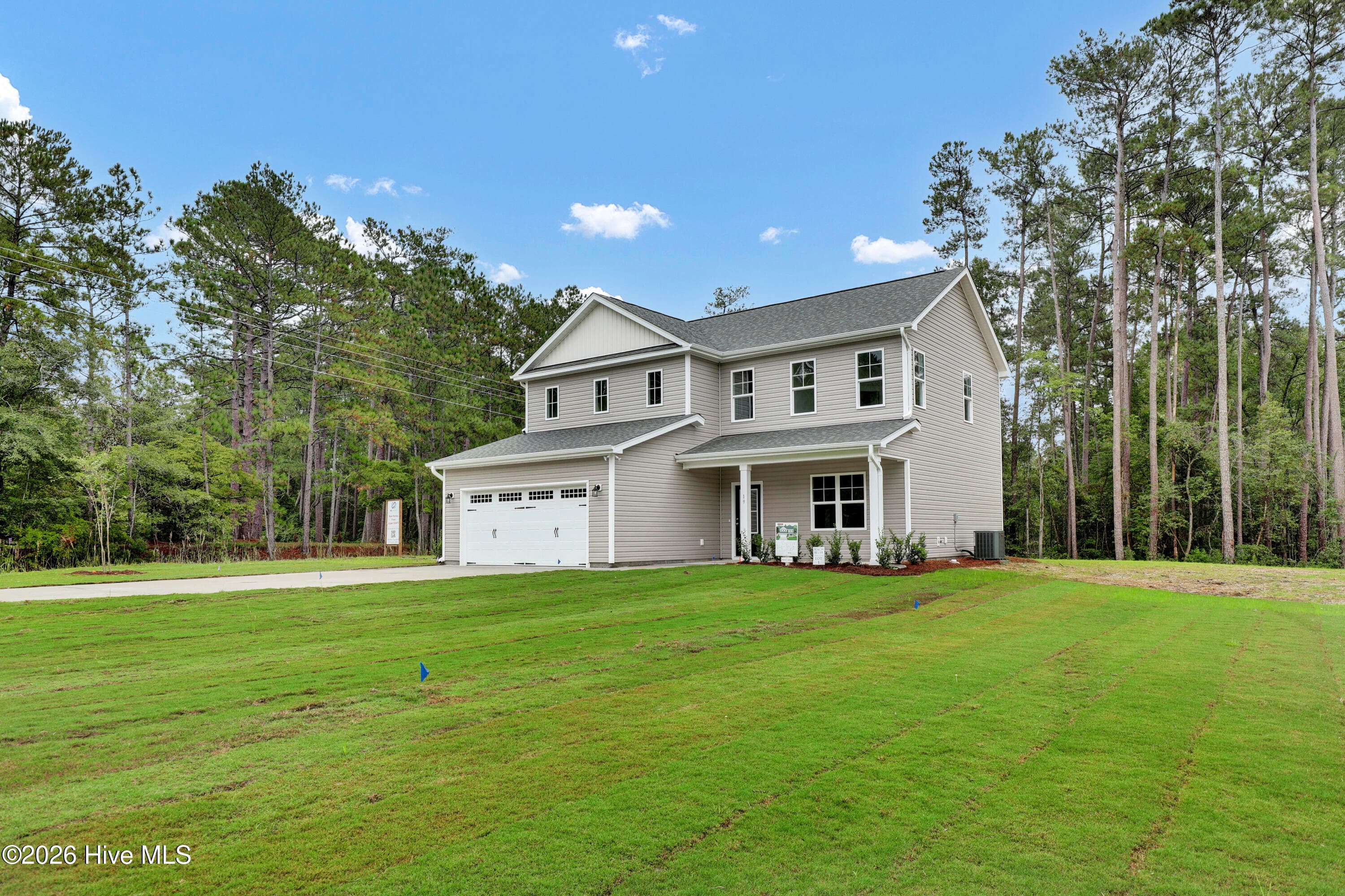 Single Family Residence at 19 Peach Court, Burgaw, NC 28425, photo 5 of 36