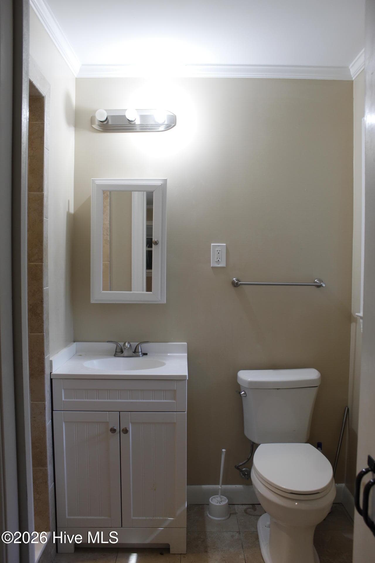 Single Family Residence at 2124 Oleander Drive, Wilmington, NC 28403, photo 11 of 32