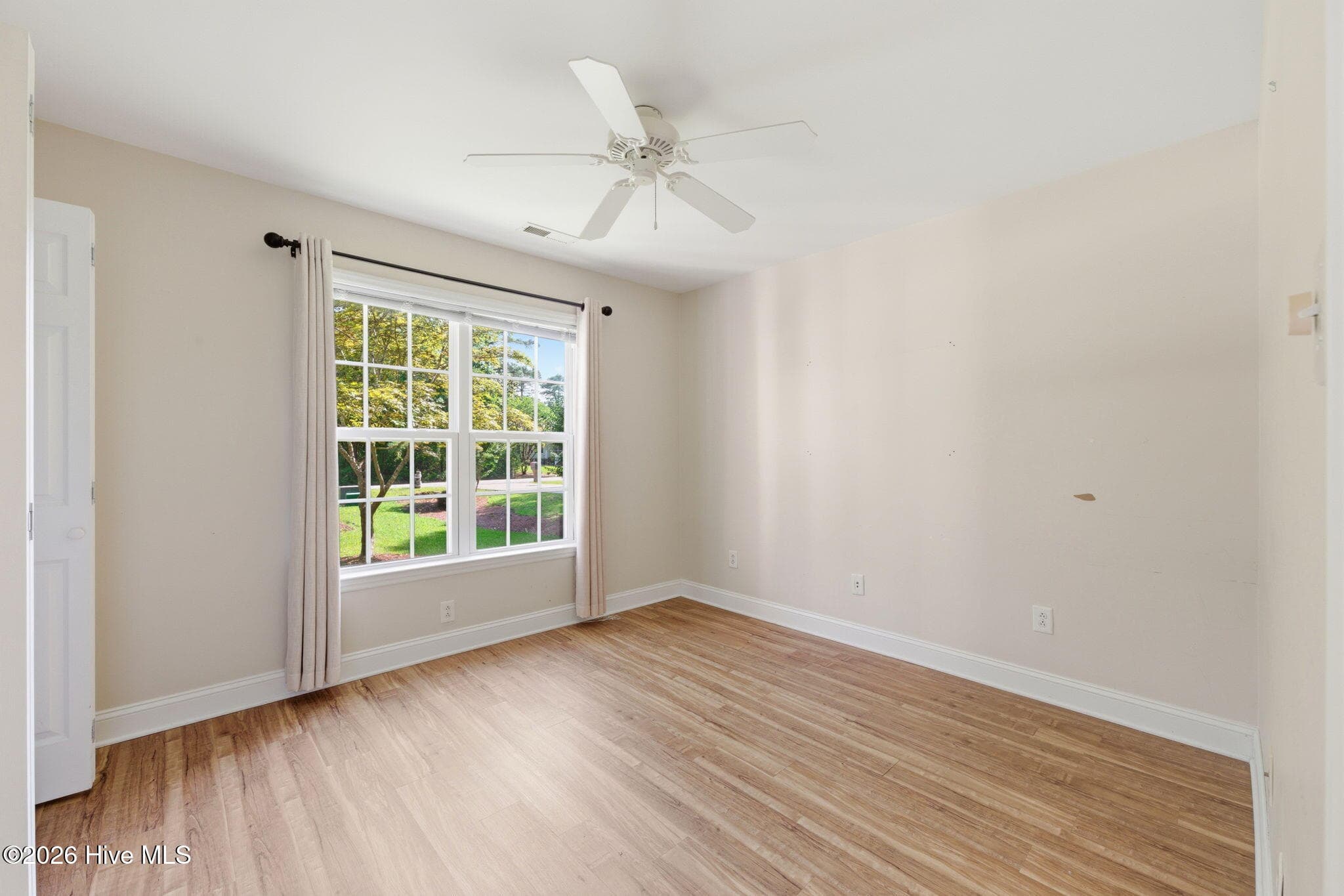 Single Family Residence at 1007 Barkentine Drive, New Bern, NC 28560, photo 24 of 60