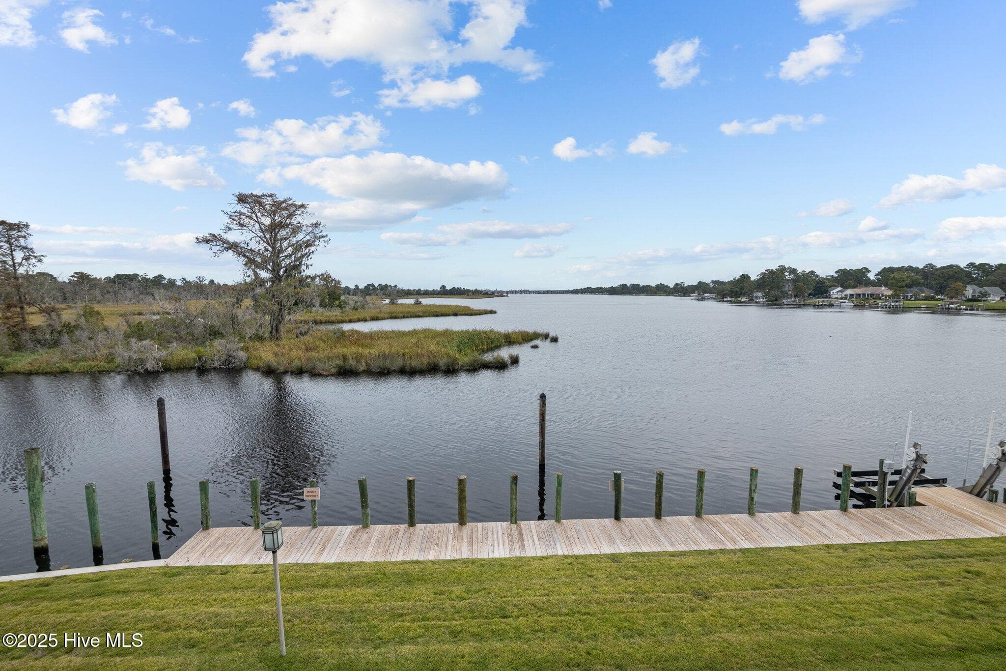Townhouse at 24 Batts Hill Road, New Bern, NC 28562, photo 2 of 50