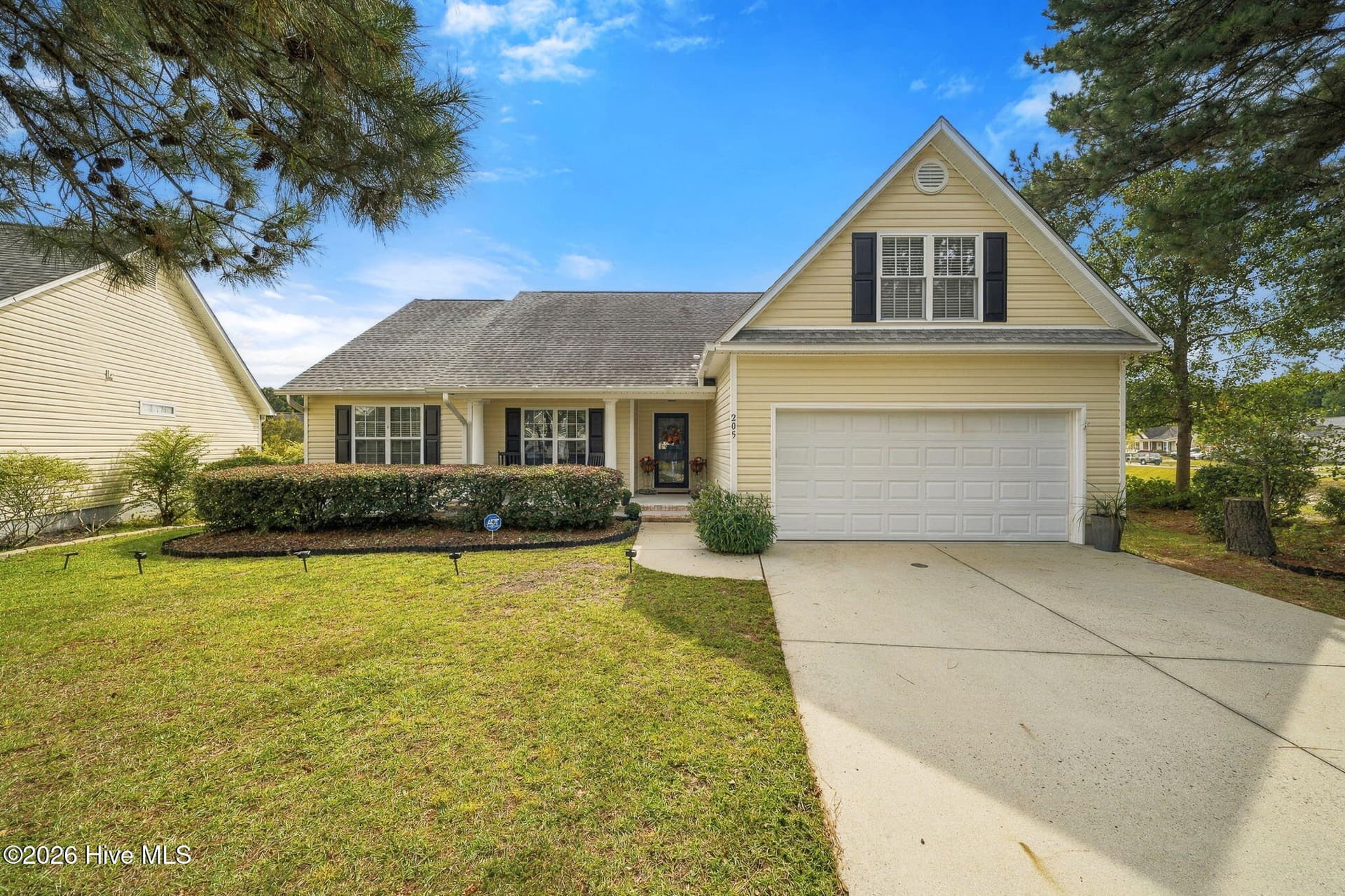 Single Family Residence at 205 Whitehill Road, Leland, NC 28451, photo 6 of 53