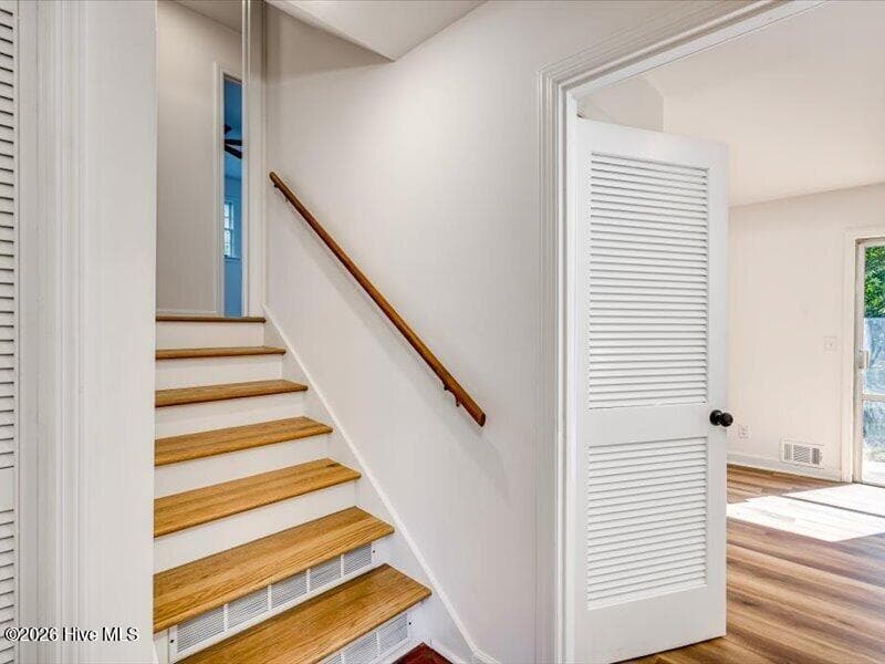 Foyer entry staircase - 1909 Curtis Drive, North Augusta, SC 29841