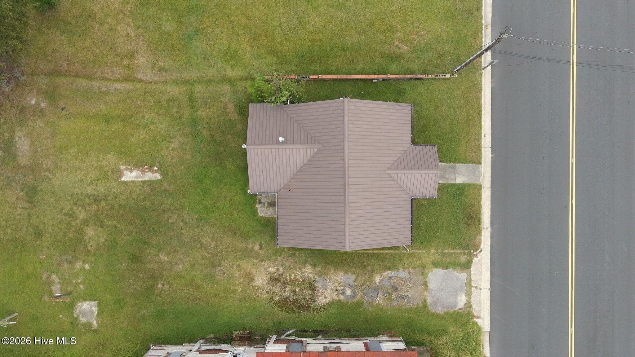 Single Family Residence at 305 N Charles Street, La Grange, NC 28551, photo 11 of 29
