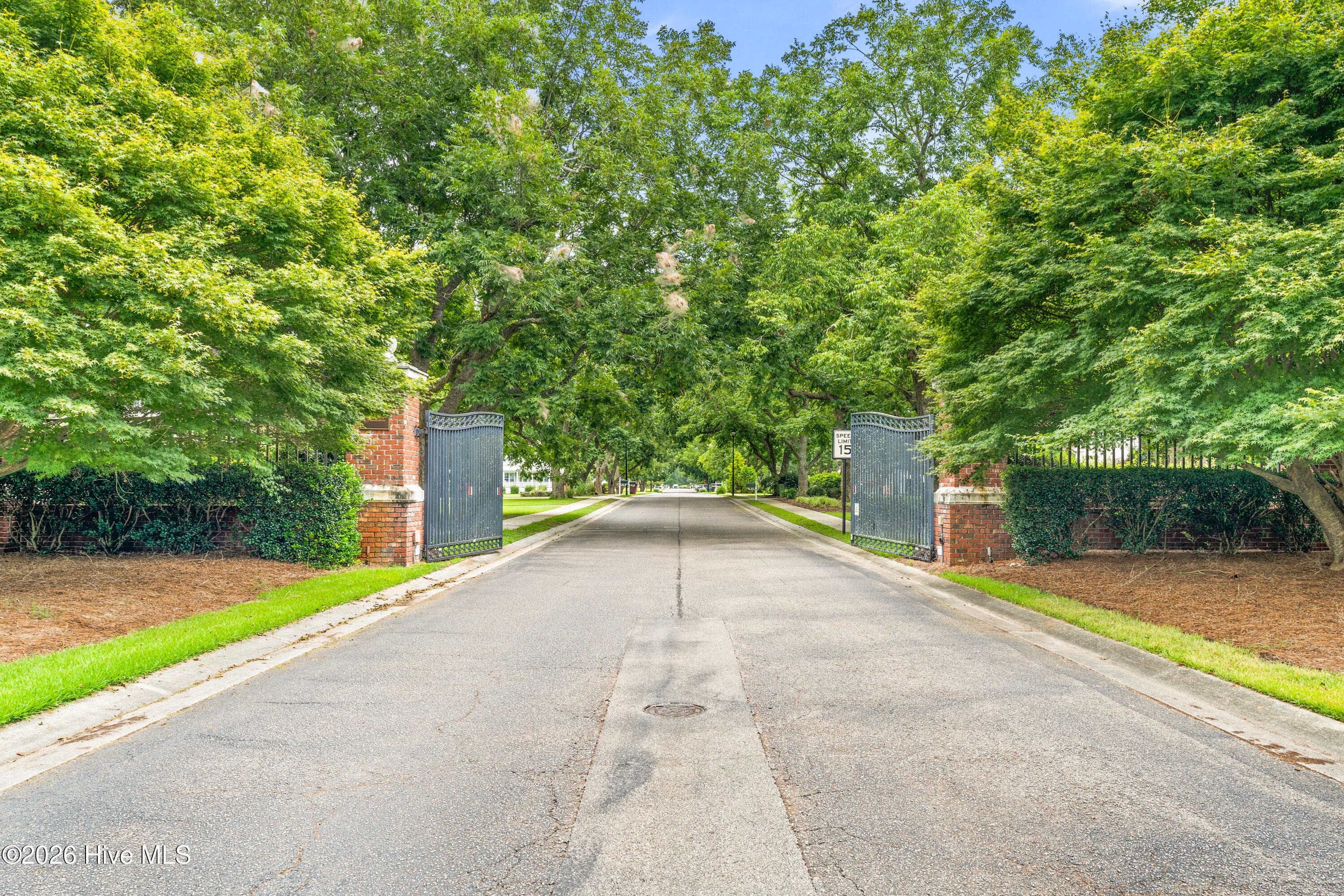 Single Family Residence at 131 W Scarborough Court, Hampstead, NC 28443, photo 18 of 28
