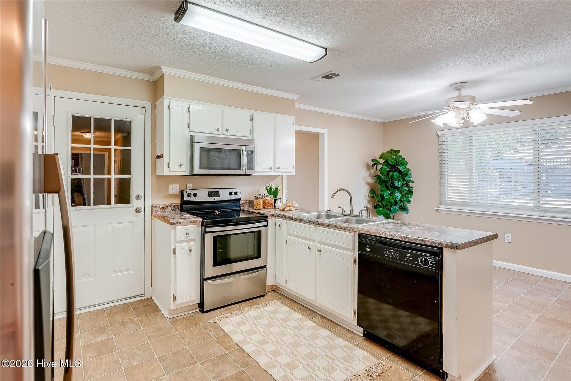 Single Family Residence at 635 Clinton Way W, Martinez, GA 30907, photo 13 of 49