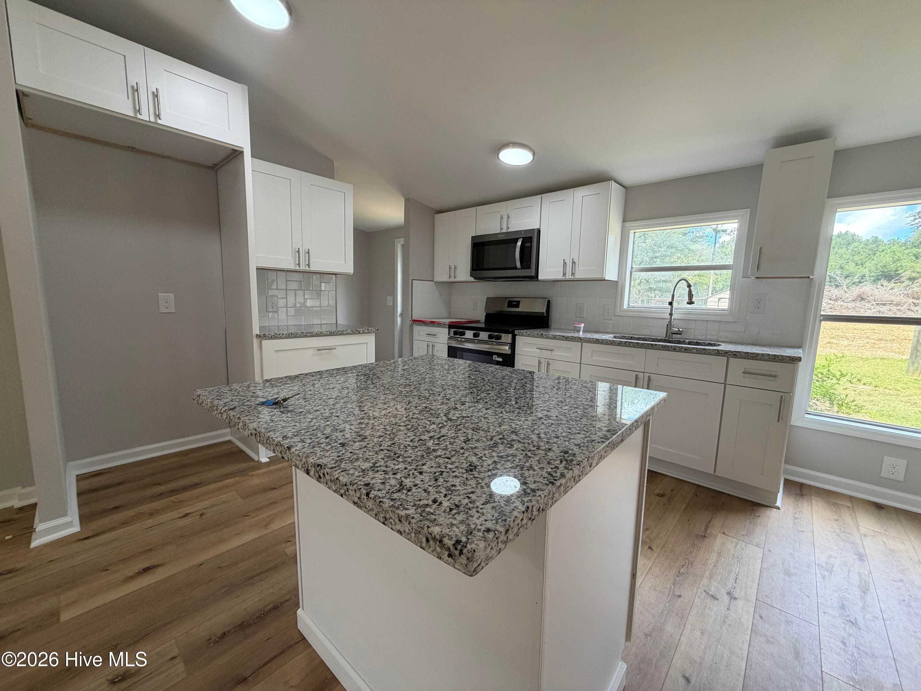 Beautiful granite countertops - 1894 Creek Road, Girard, GA 30426