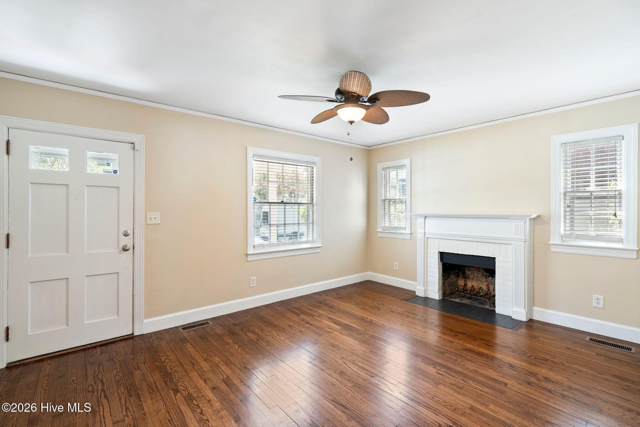 Single Family Residence at 233 N 25th Street, Wilmington, NC 28405, photo 6 of 43