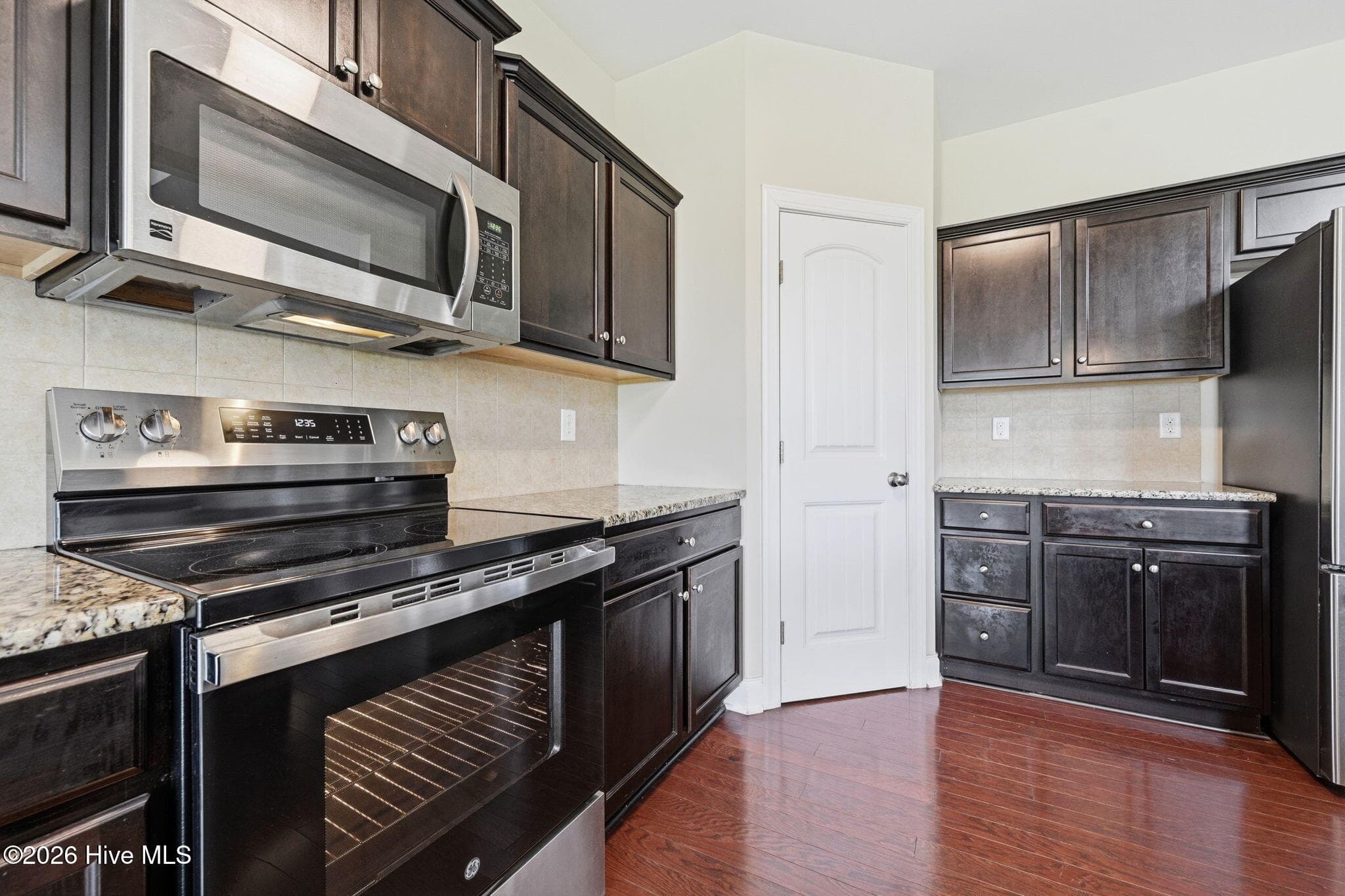 Single Family Residence at 447 Oldtowne Street, Jacksonville, NC 28546, photo 18 of 65