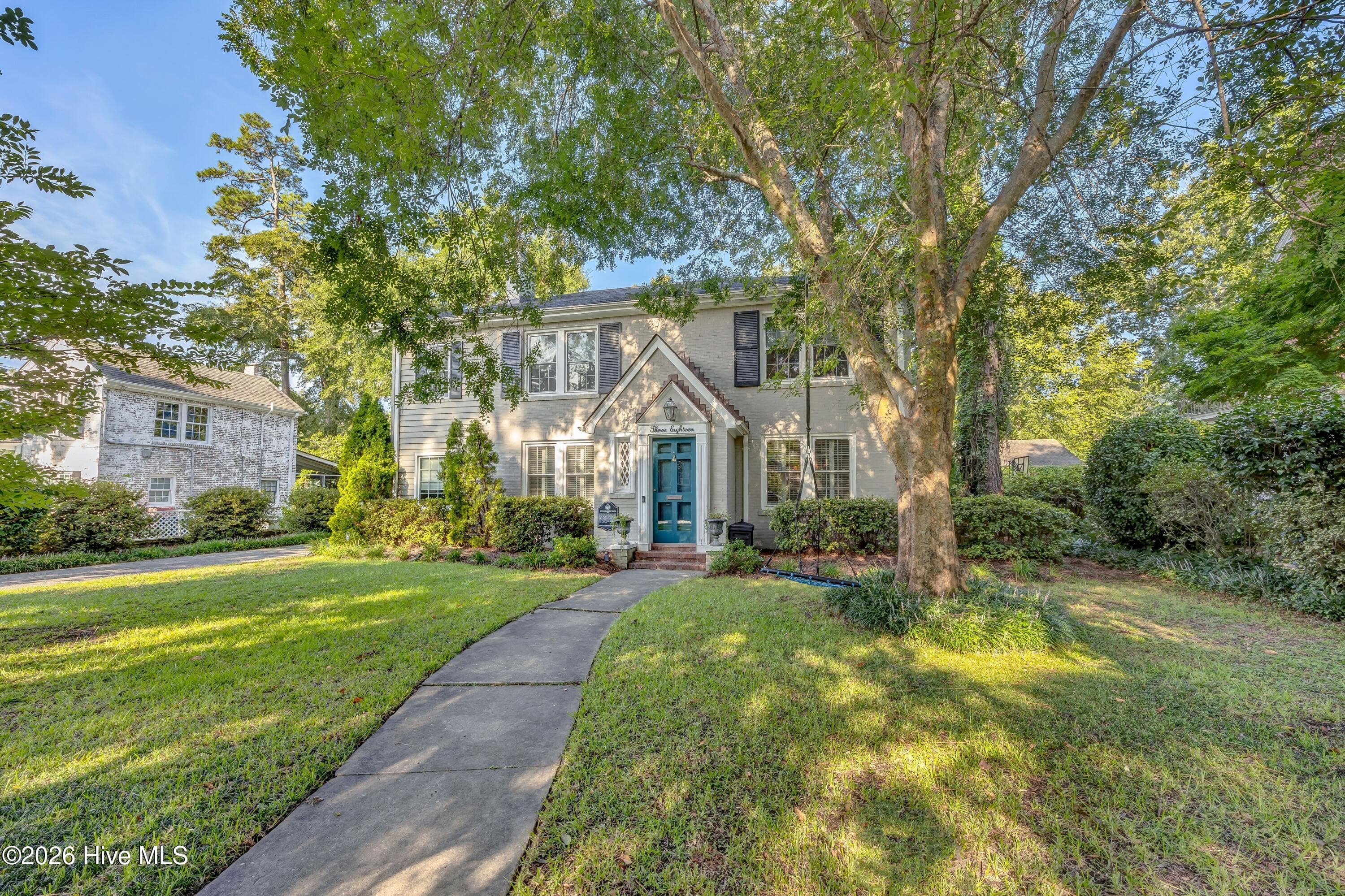 Single Family Residence at 318 Colonial Drive, Wilmington, NC 28403, photo 6 of 74