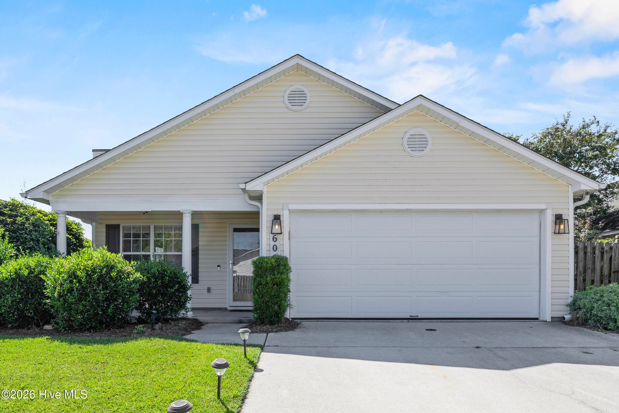 Single Family Residence at 605 Brookbend Drive, Wilmington, NC 28411, photo 2 of 40