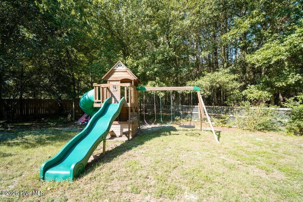 Single Family Residence at 217 English Walnut Drive, Richlands, NC 28574, photo 38 of 41