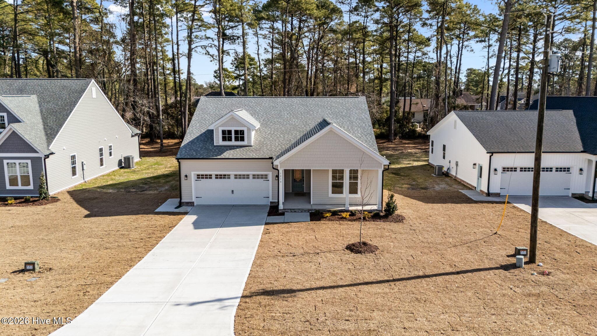 long driveway for plenty of parking - 1216 Petite Terre Court, New Bern, NC 28560