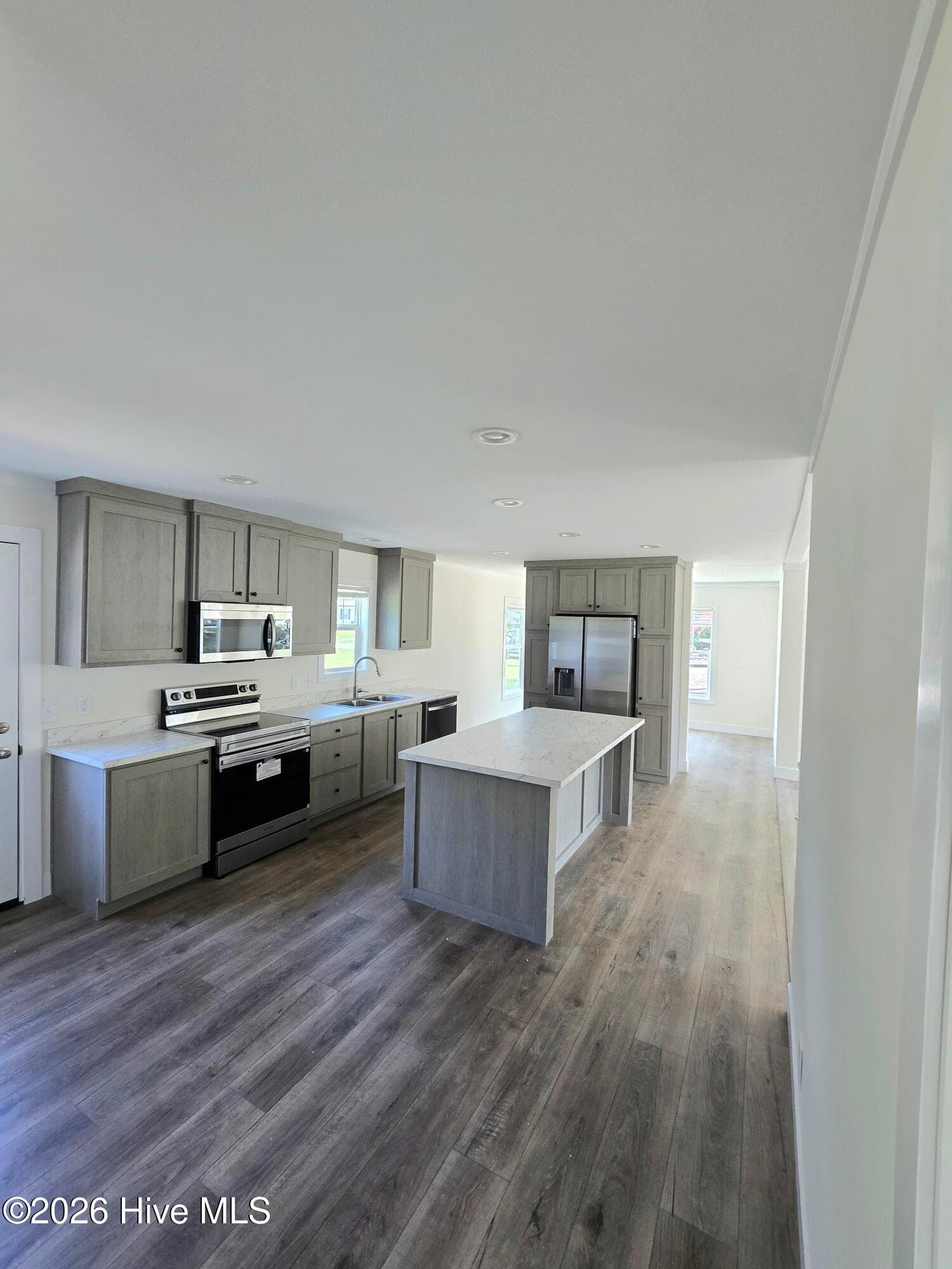 Manufactured Home at 106 Dundee Trail, Holly Ridge, NC 28445, photo 13 of 46