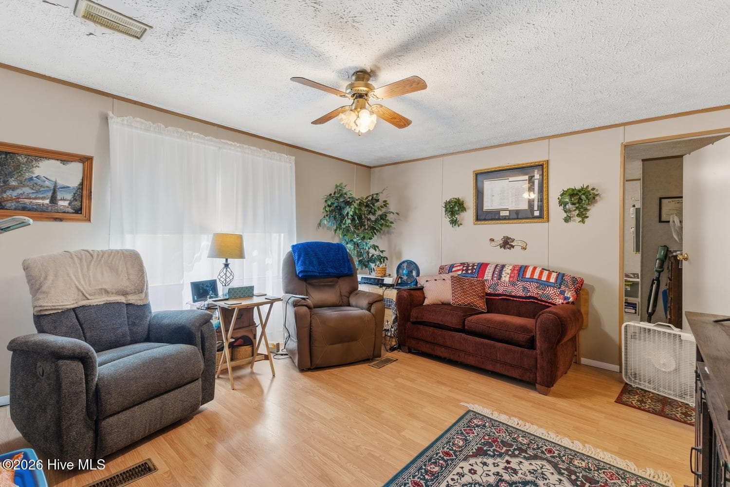 Manufactured Home at 226 Dogwood Lane W, Hampstead, NC 28443, photo 17 of 33